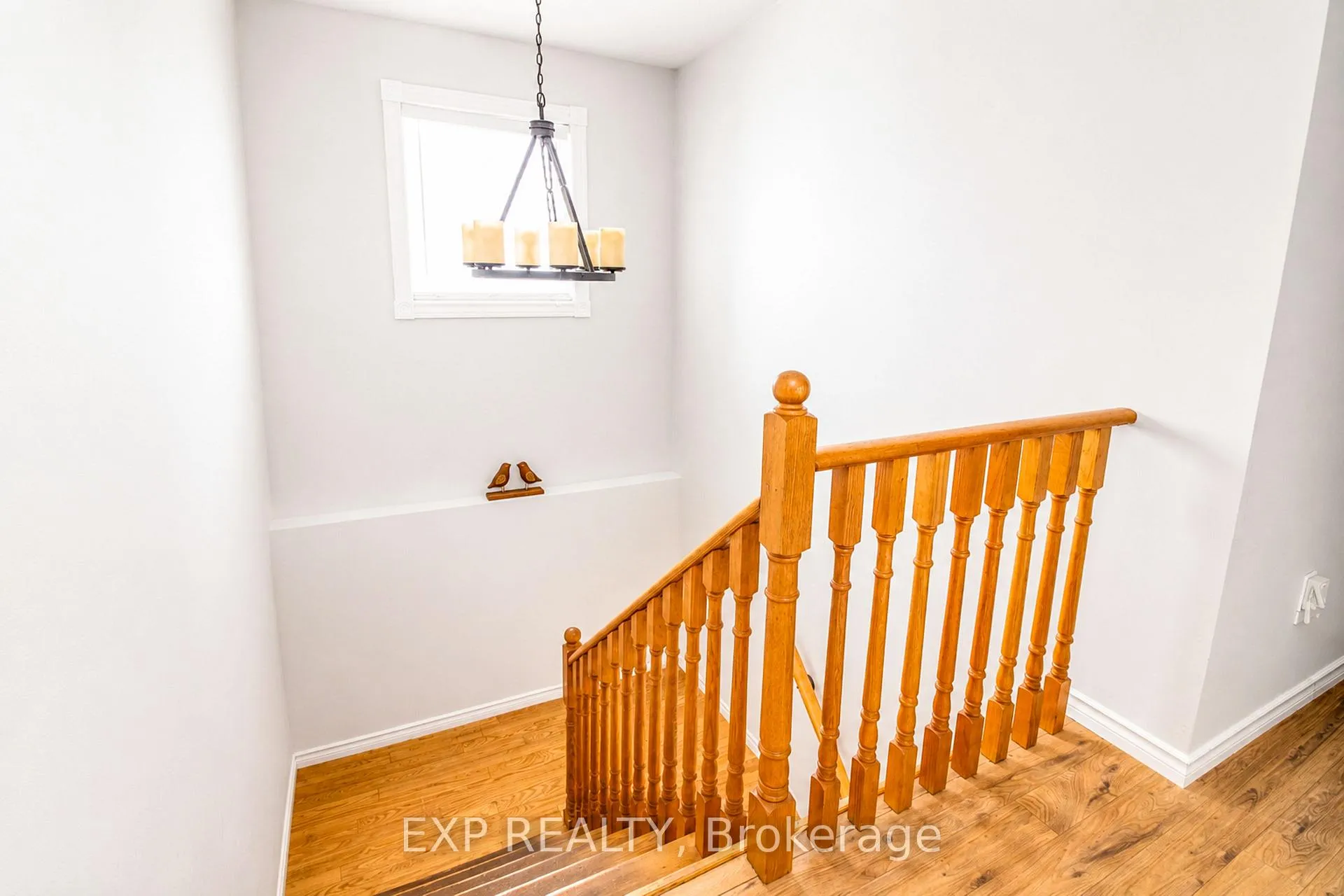 Photo 9 of 19 Ural Circle, Brampton, Sandringham-Wellington — HOMEH