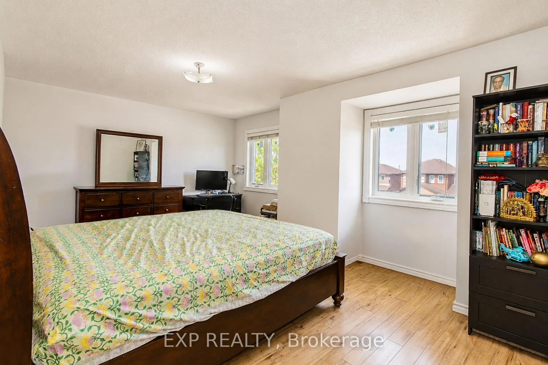 Photo 11 of 19 Ural Circle, Brampton, Sandringham-Wellington — HOMEH