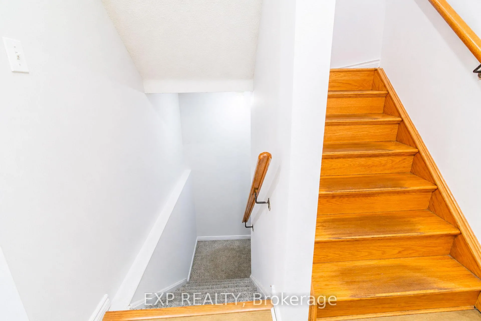 Photo 18 of 19 Ural Circle, Brampton, Sandringham-Wellington — HOMEH