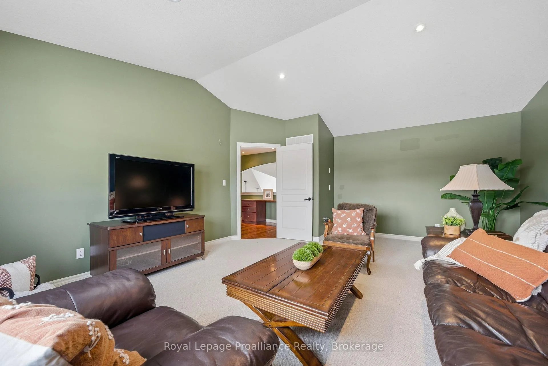 Photo 21 of 240 Avondale Road, Belleville, Belleville Ward — HOMEH