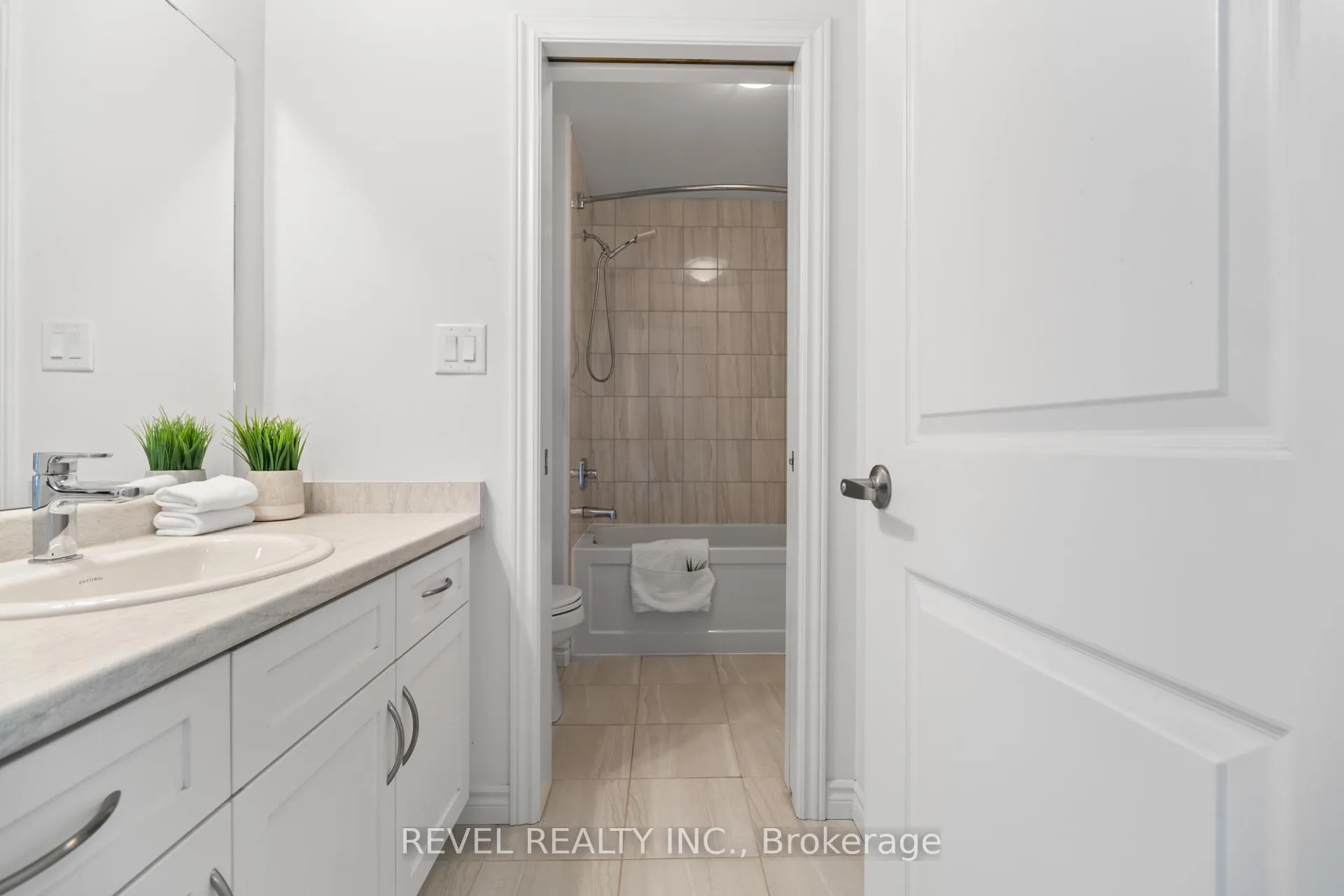 Photo 33 of 36 Ladd Avenue, Brantford, Empire South — HOMEH