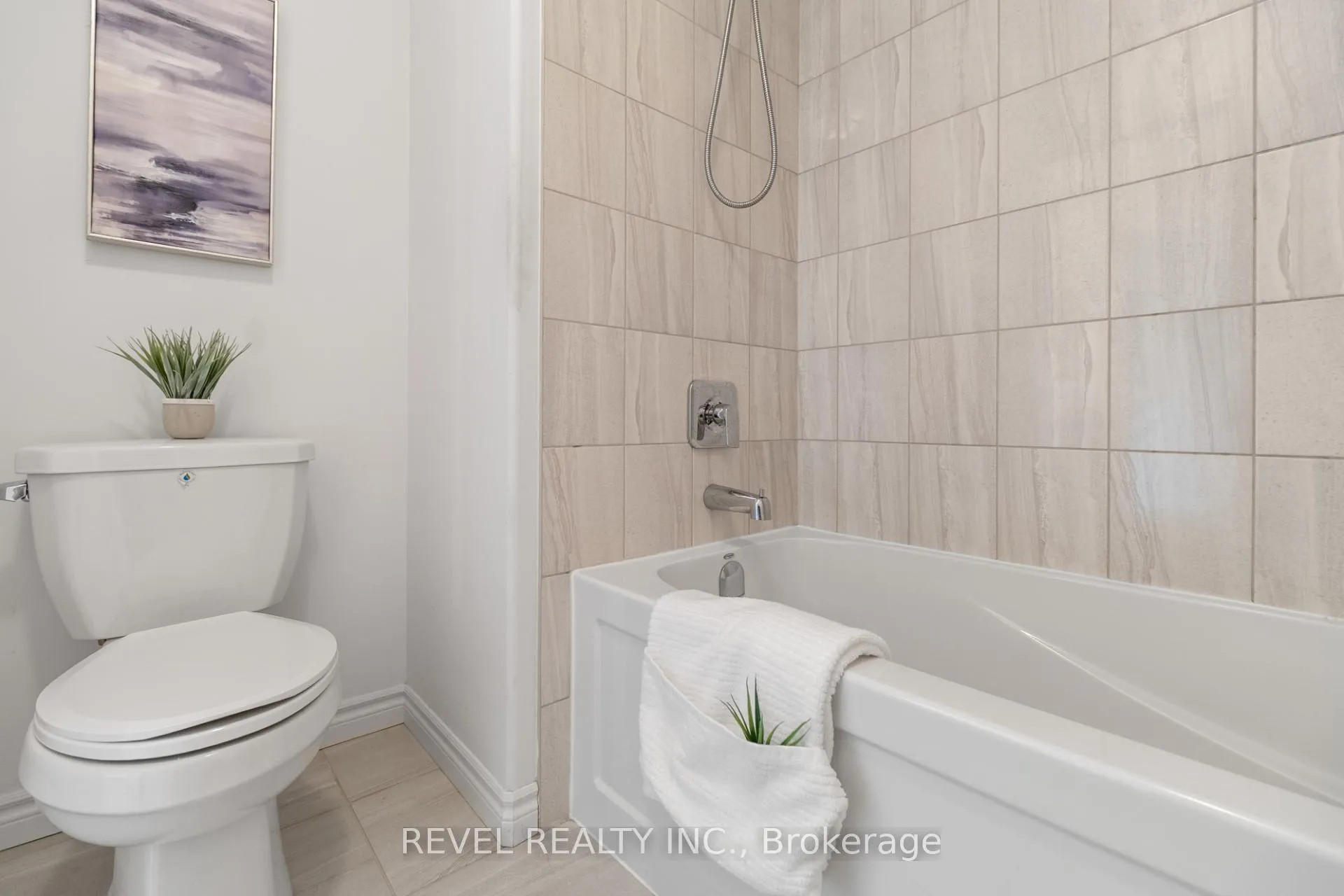 Photo 35 of 36 Ladd Avenue, Brantford, Empire South — HOMEH