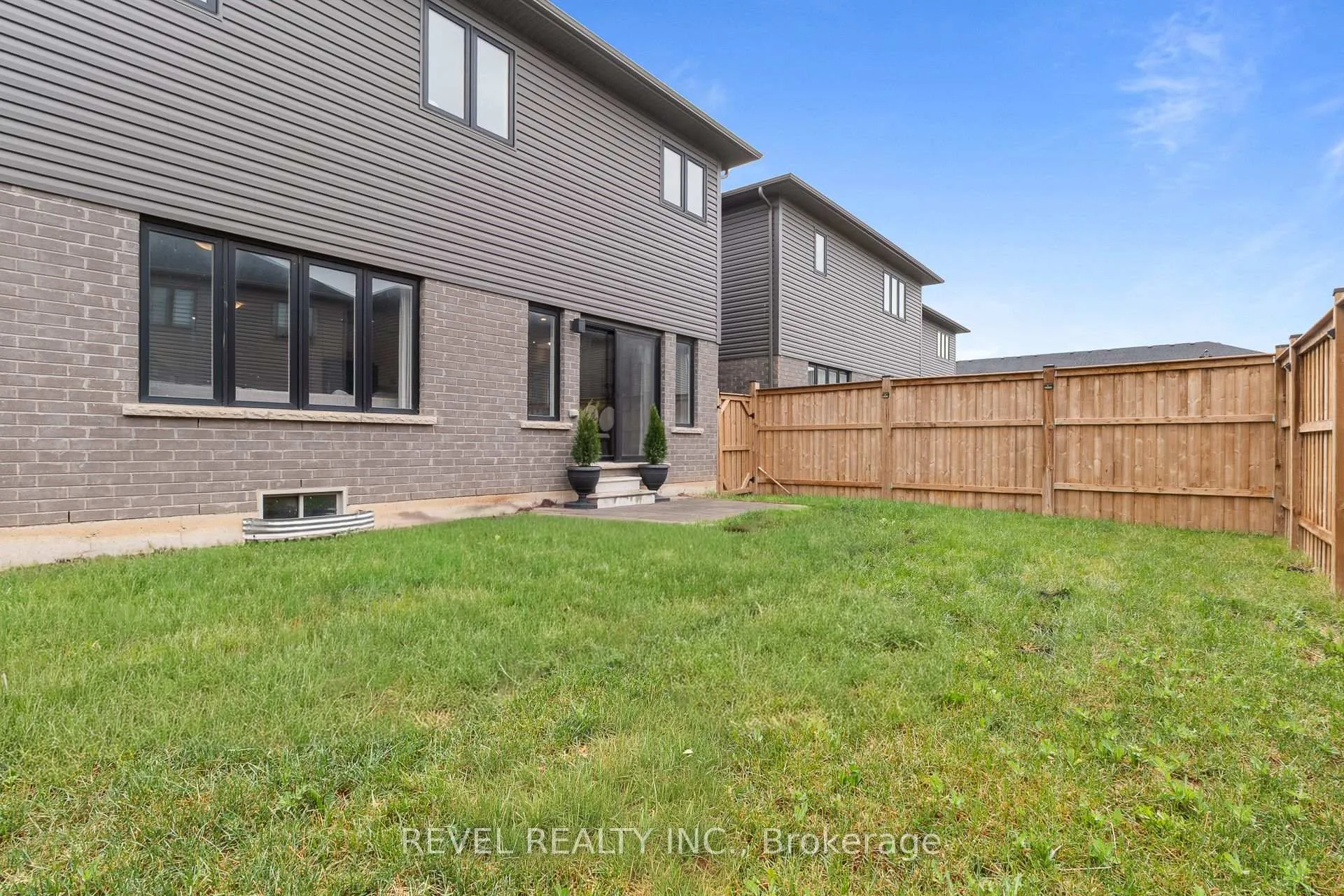 Photo 40 of 36 Ladd Avenue, Brantford, Empire South — HOMEH