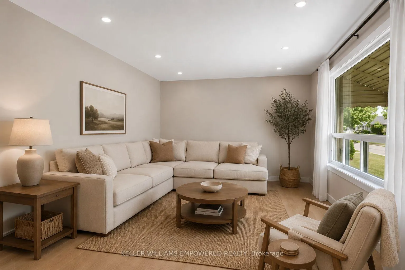Photo 2 of 88 Edgecroft Road, Etobicoke, Stonegate-Queensway — HOMEH