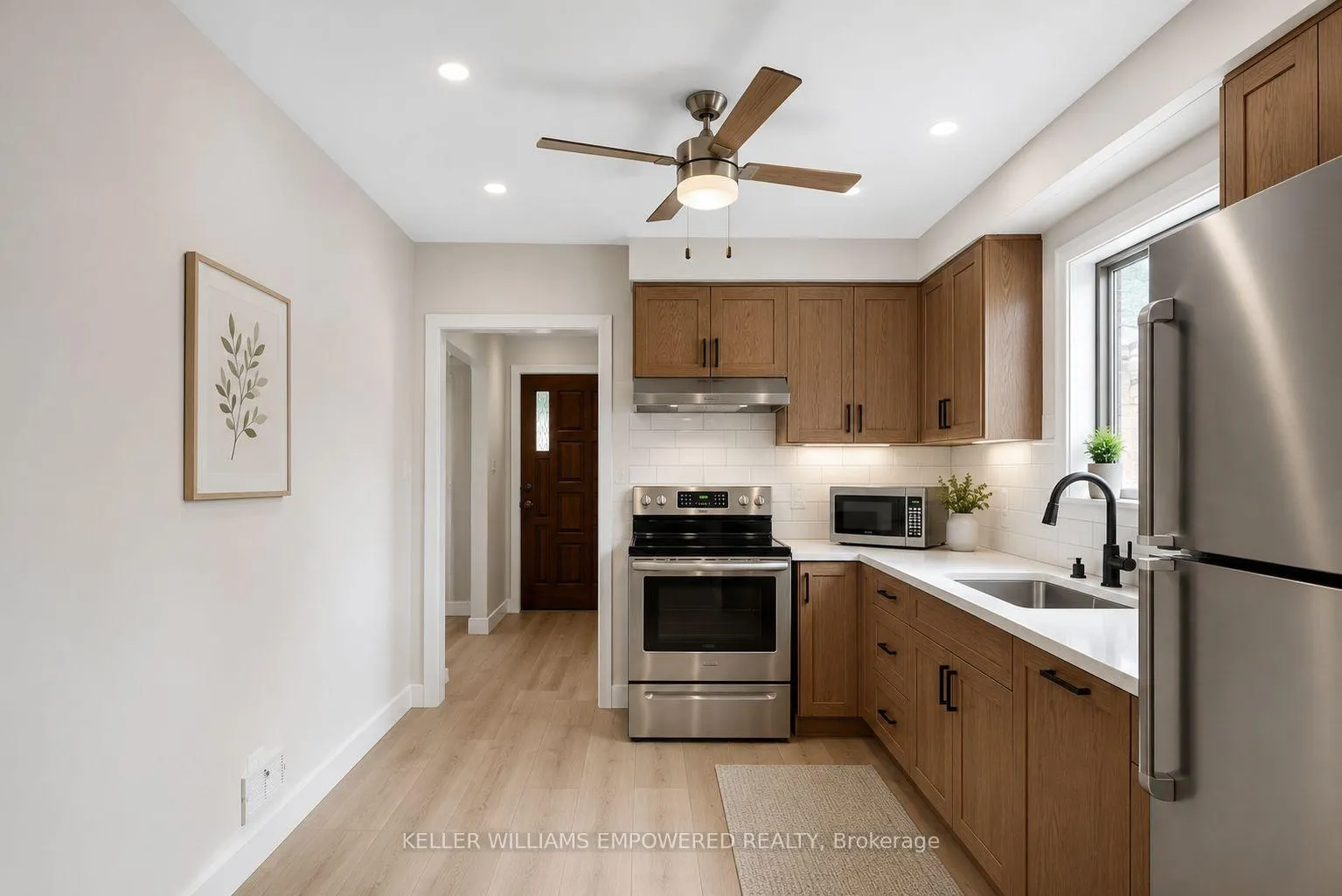 Photo 6 of 88 Edgecroft Road, Etobicoke, Stonegate-Queensway — HOMEH