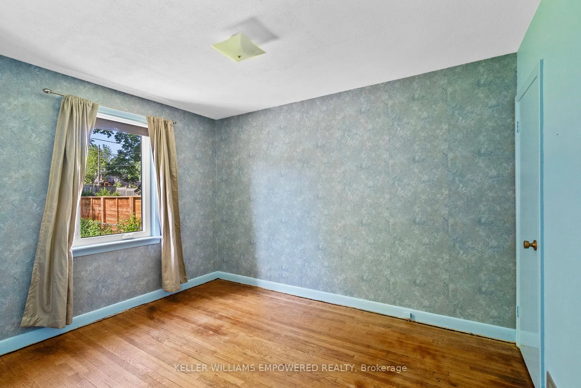 Photo 16 of 88 Edgecroft Road, Etobicoke, Stonegate-Queensway — HOMEH