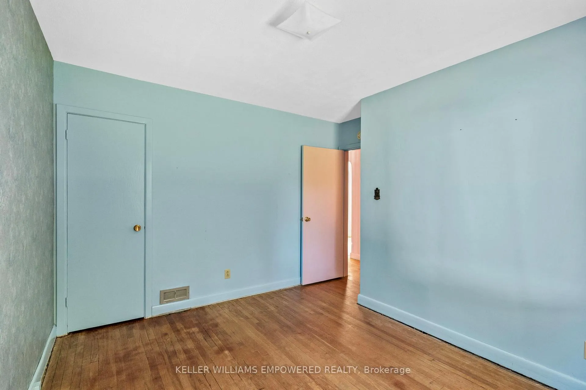 Photo 18 of 88 Edgecroft Road, Etobicoke, Stonegate-Queensway — HOMEH