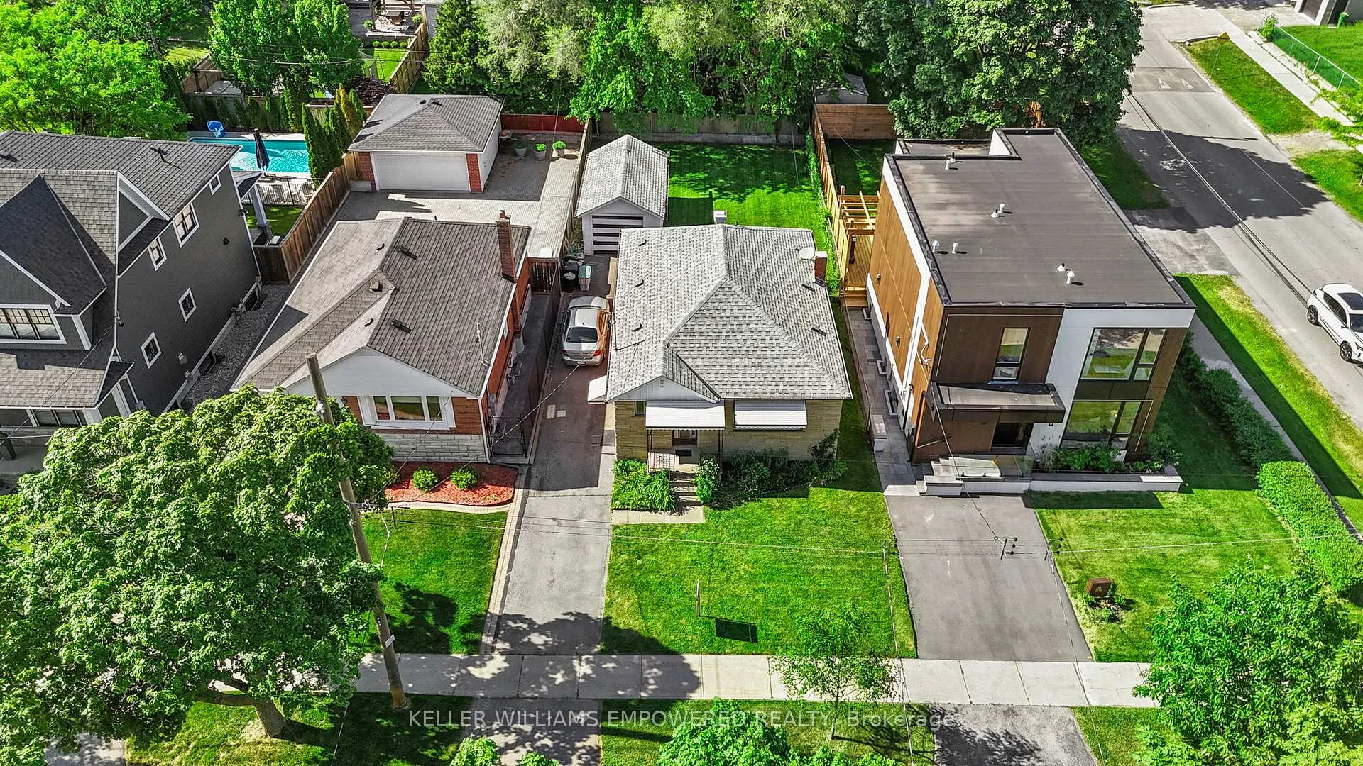 Photo 35 of 88 Edgecroft Road, Etobicoke, Stonegate-Queensway — HOMEH