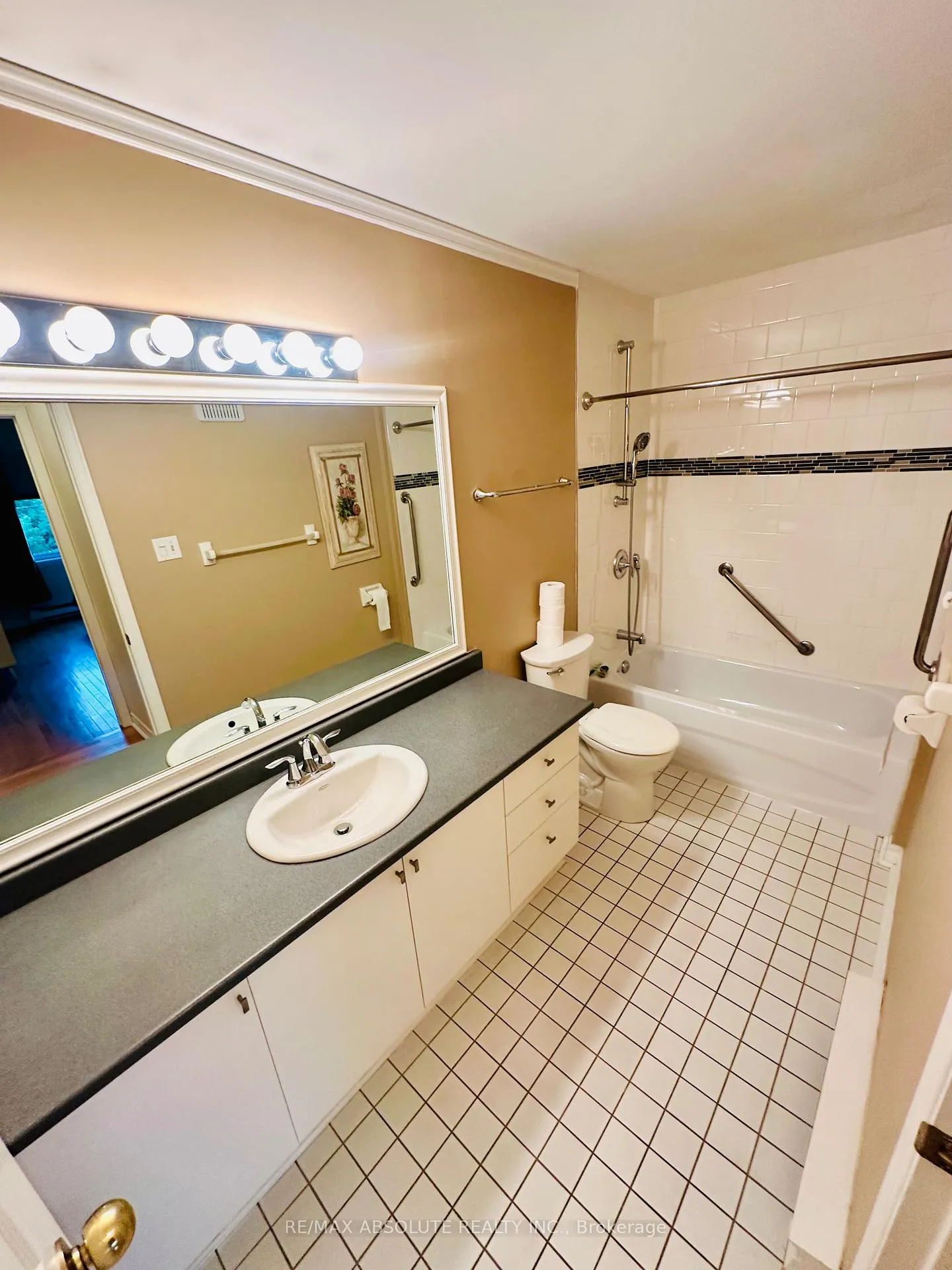 Photo 6 of Unit 310, 61 Jack Crescent, Arnprior — HOMEH