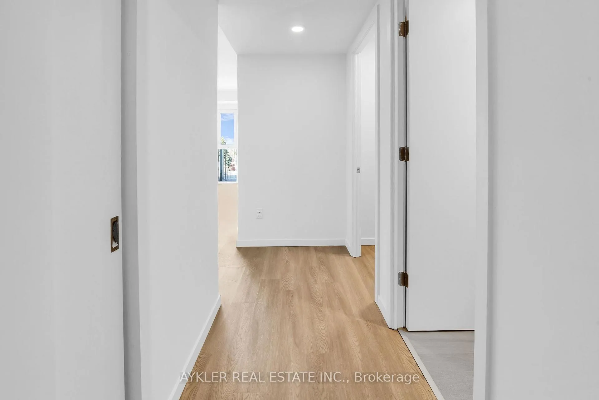 Photo 4 of Unit 508, 689 The Queensway, Etobicoke, Stonegate-Queensway — HOMEH