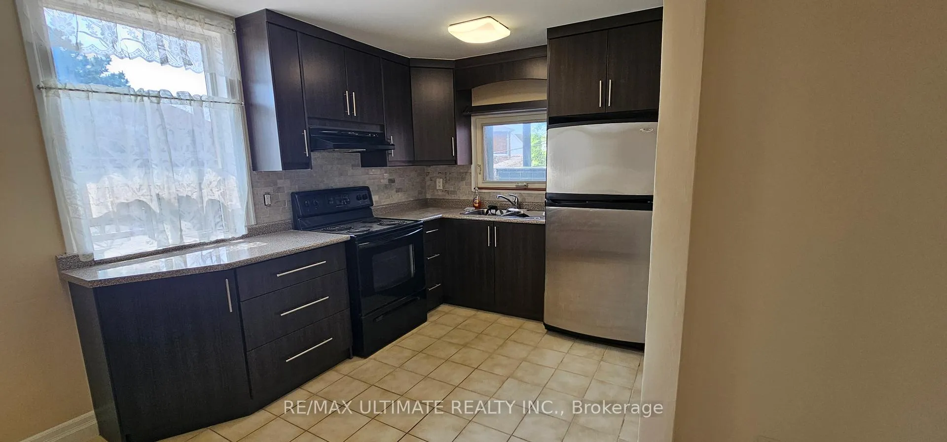 Photo 2 of Unit 2nd Floor, 3 Kane Avenue, Toronto, Keelesdale-Eglinton West — HOMEH