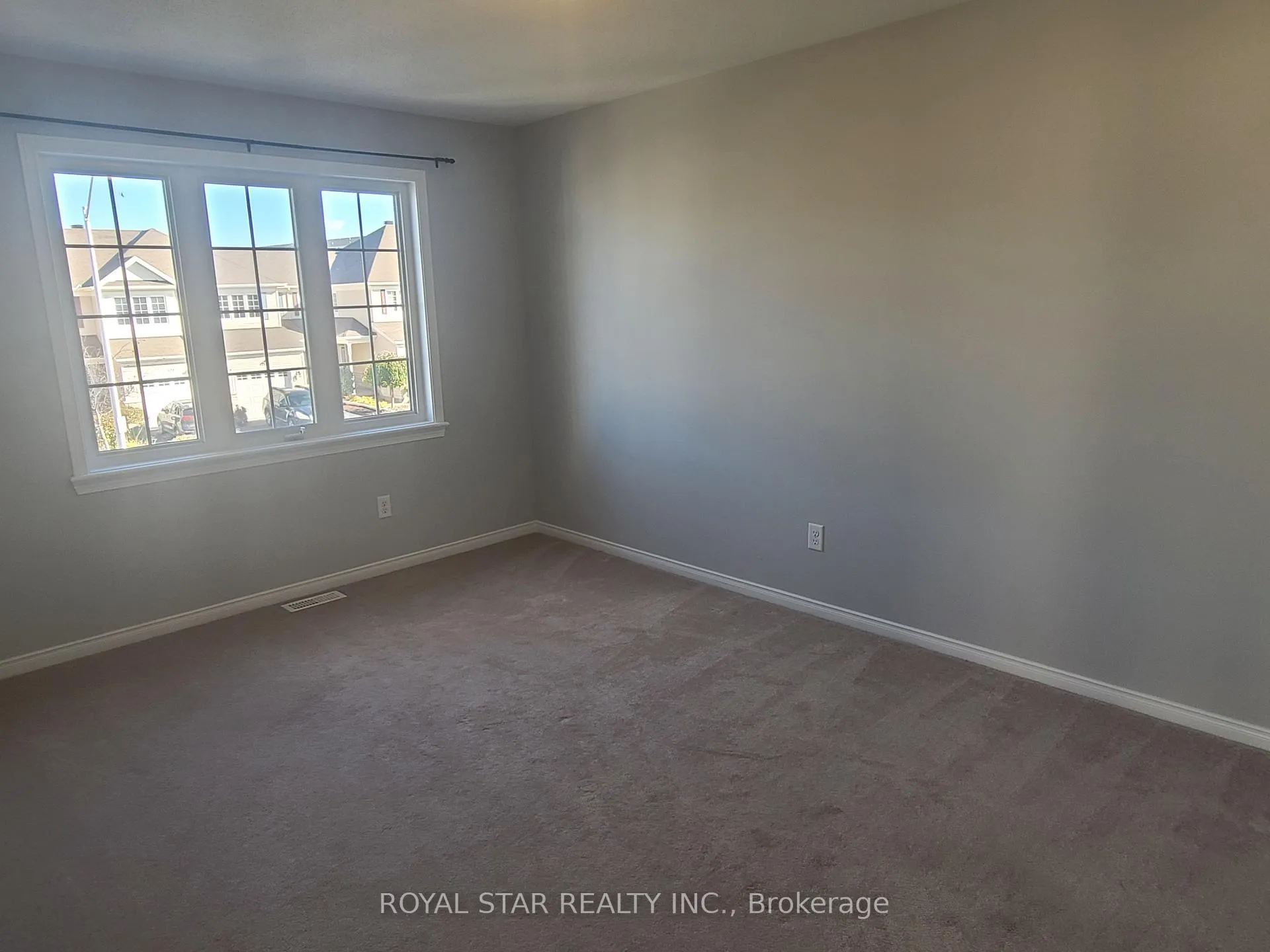 Photo 12 of 621 Pepperville Crescent, Ottawa, Kanata - Emerald Meadows/Trailwest — HOMEH