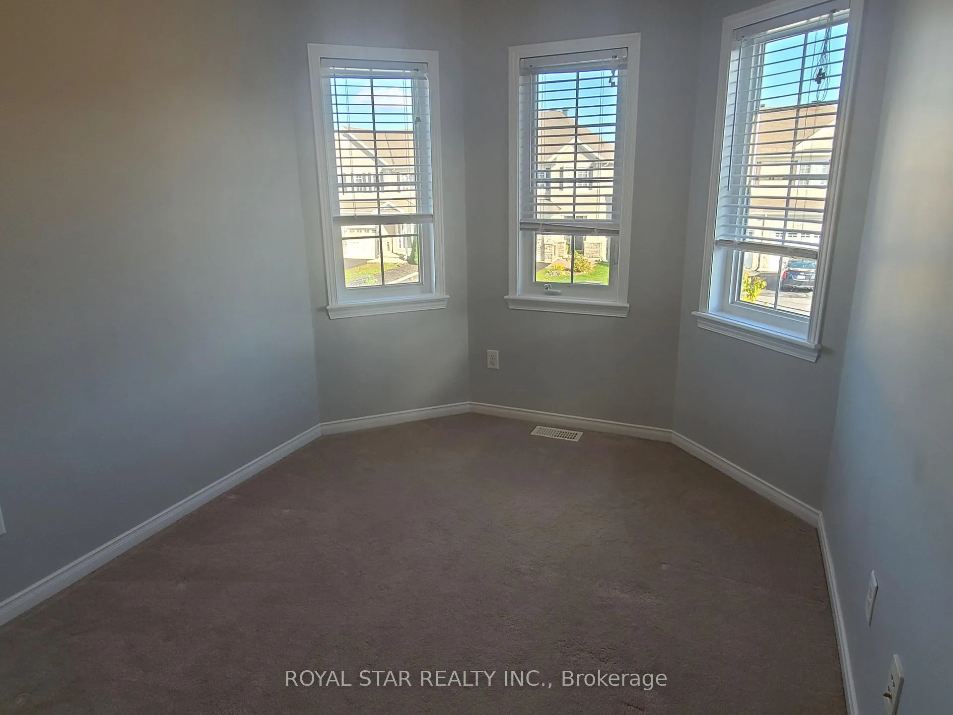 Photo 13 of 621 Pepperville Crescent, Ottawa, Kanata - Emerald Meadows/Trailwest — HOMEH
