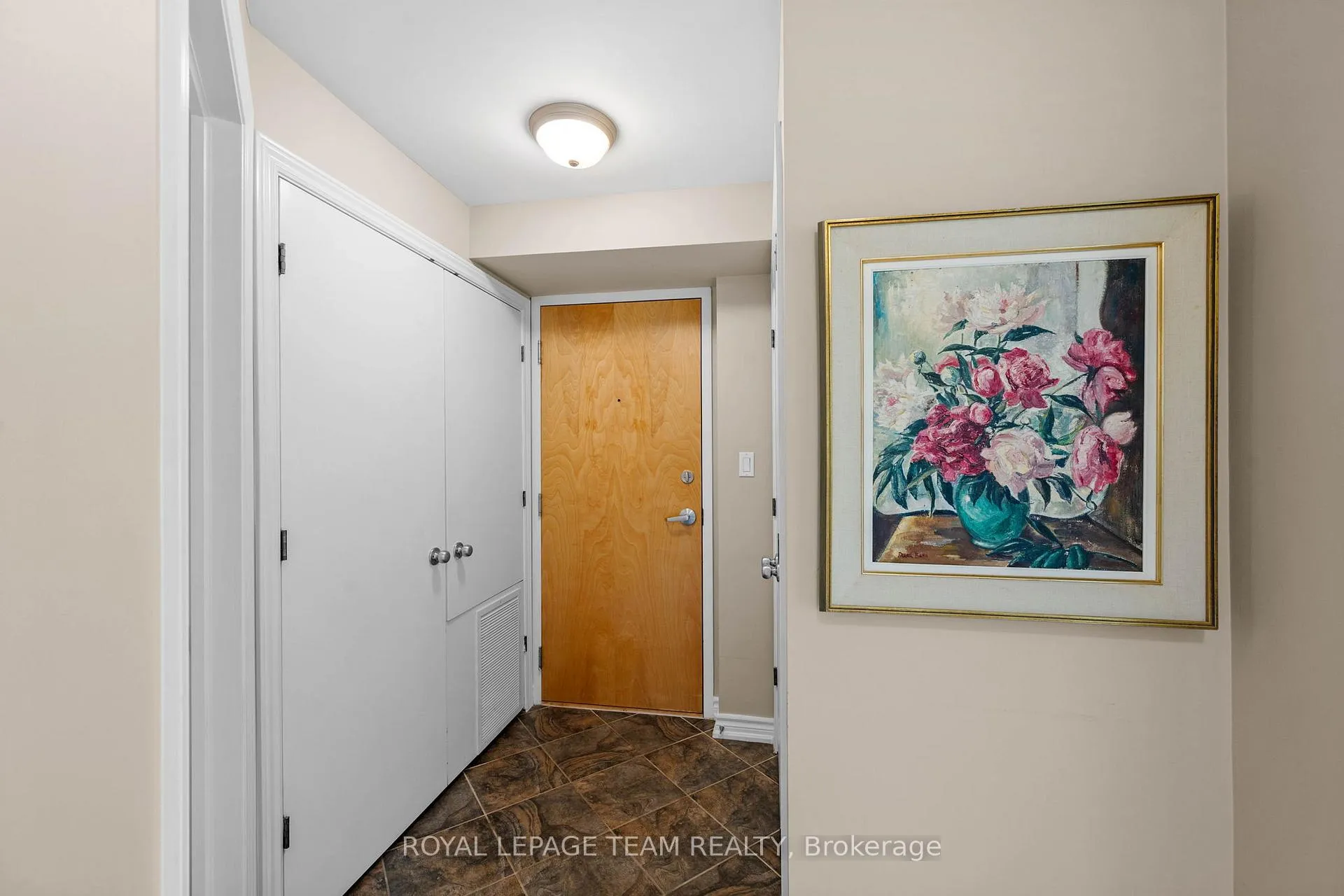 Photo 4 of Unit 101, 14 Norice Street, Ottawa, Meadowlands/Crestview — HOMEH