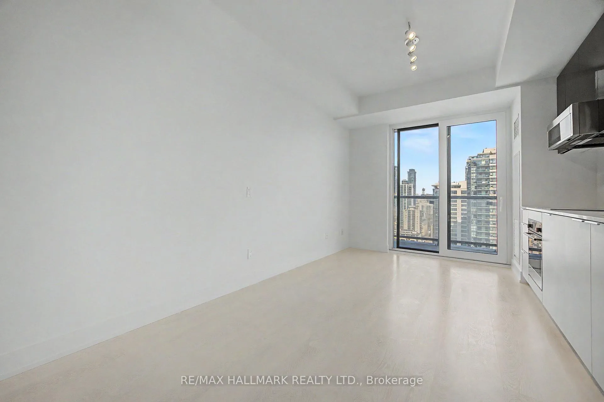 Photo 5 of Unit 2506, 308 Jarvis Street, Toronto, Church-Yonge Corridor — HOMEH