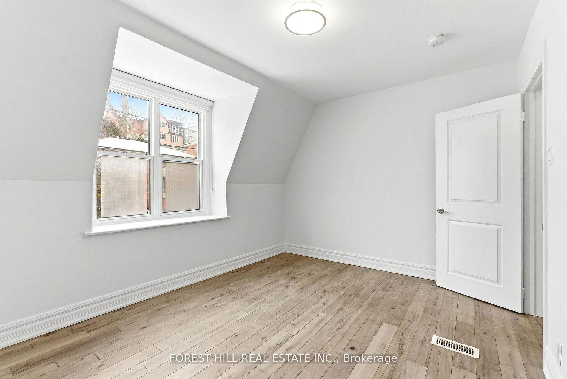 Photo 16 of 1297 Davenport Road, Toronto, Dovercourt-Wallace Emerson-Junction — HOMEH