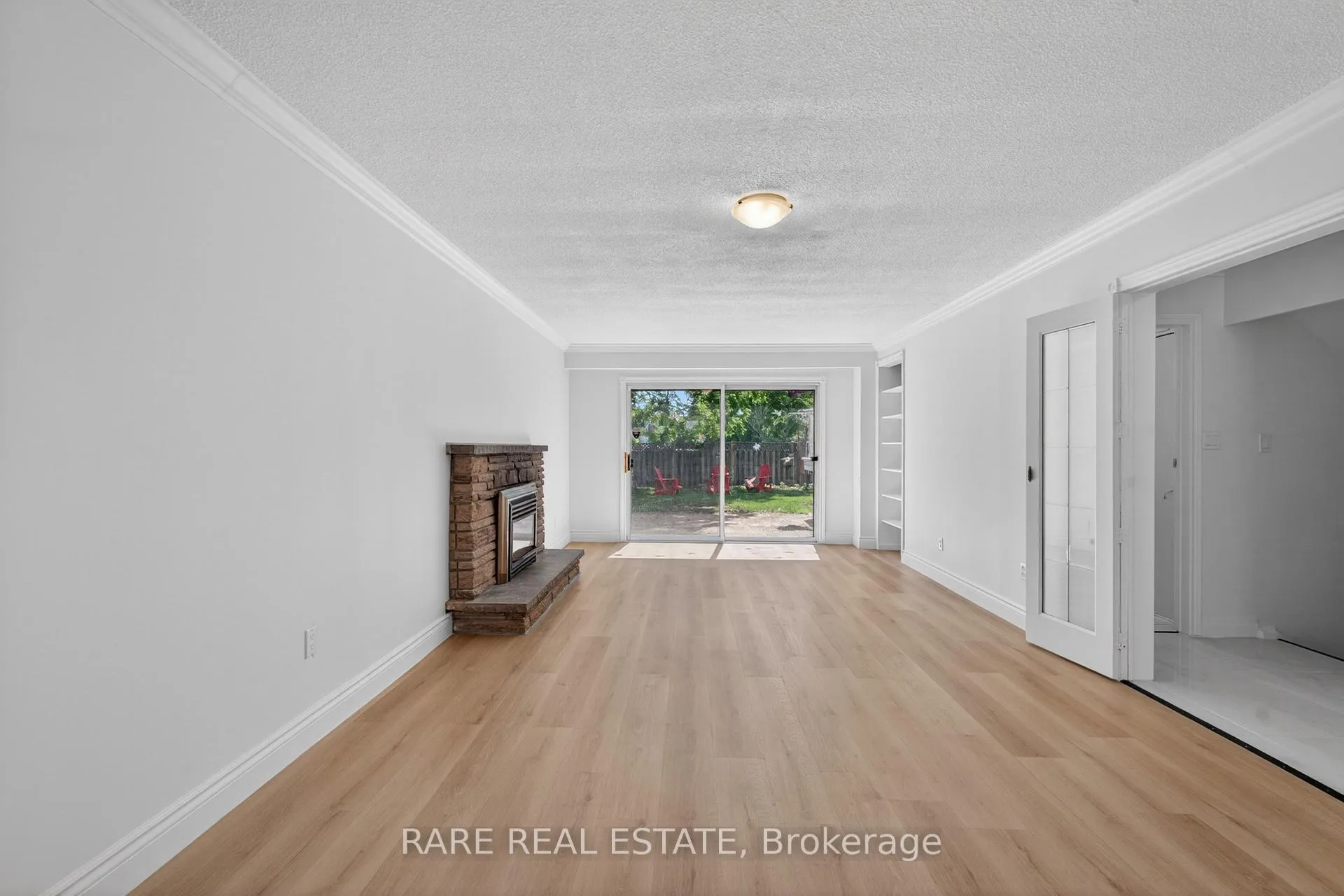 Photo 6 of 14 Exeter Place, Brampton, Southgate — HOMEH
