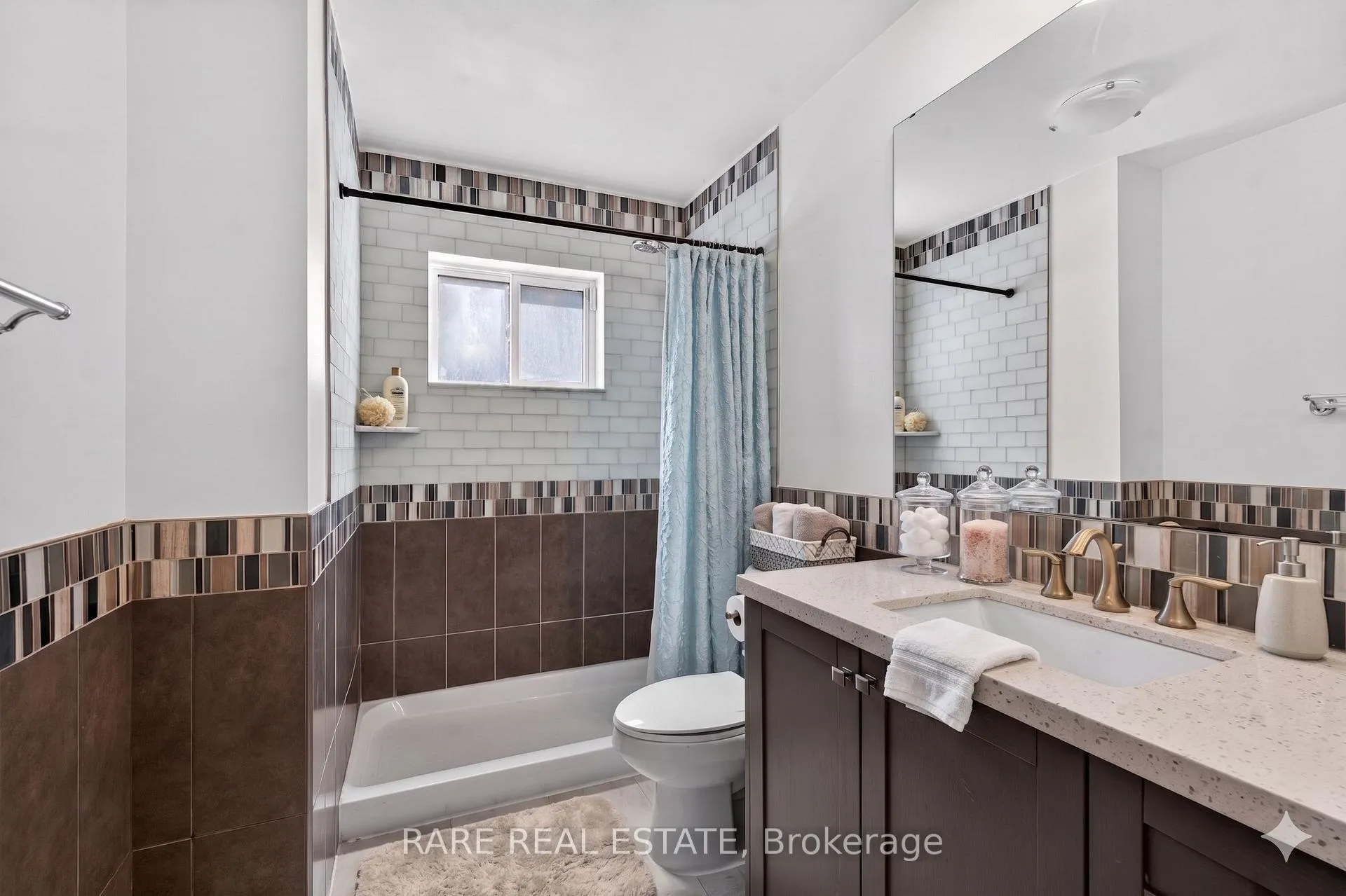 Photo 10 of 14 Exeter Place, Brampton, Southgate — HOMEH