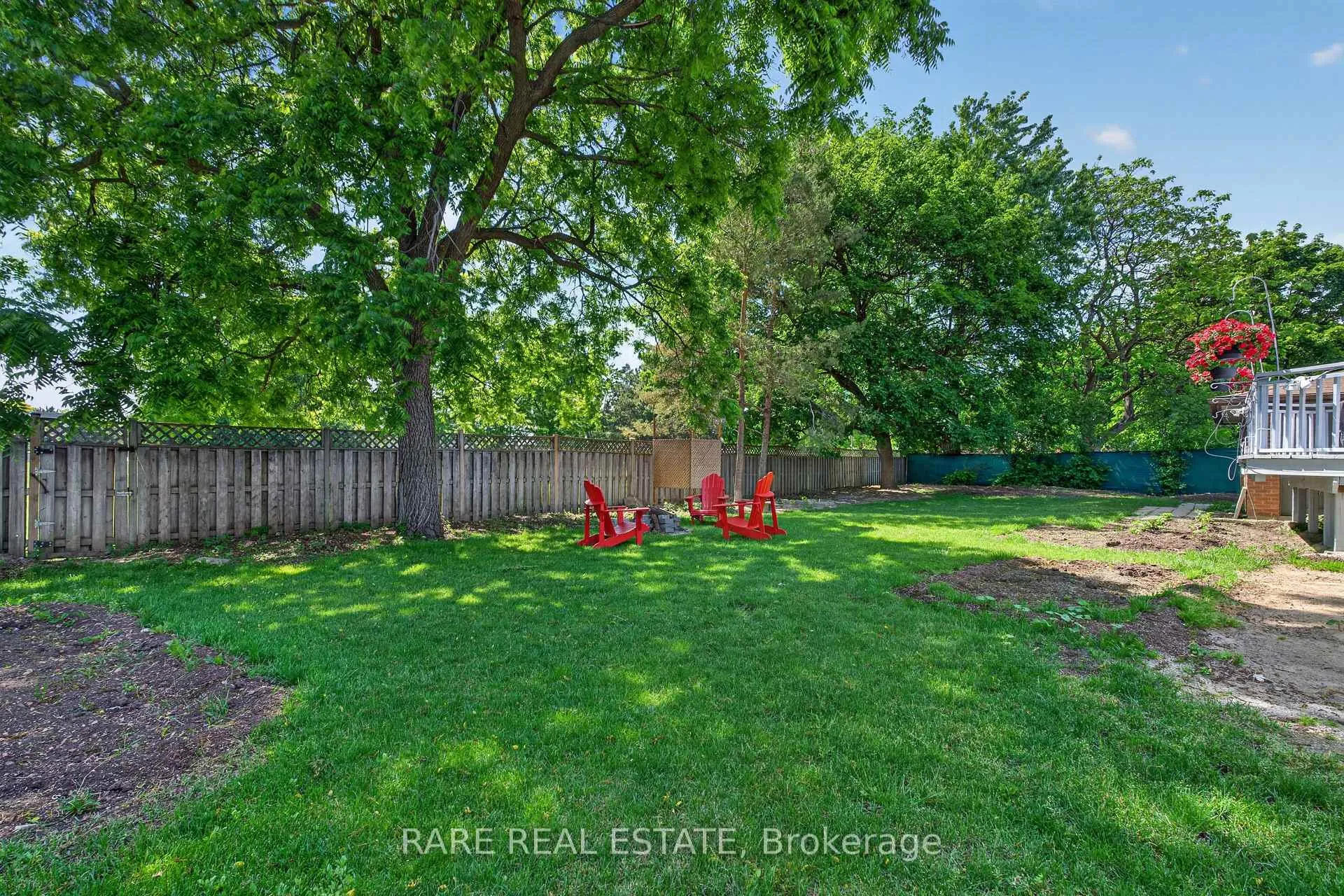 Photo 33 of 14 Exeter Place, Brampton, Southgate — HOMEH