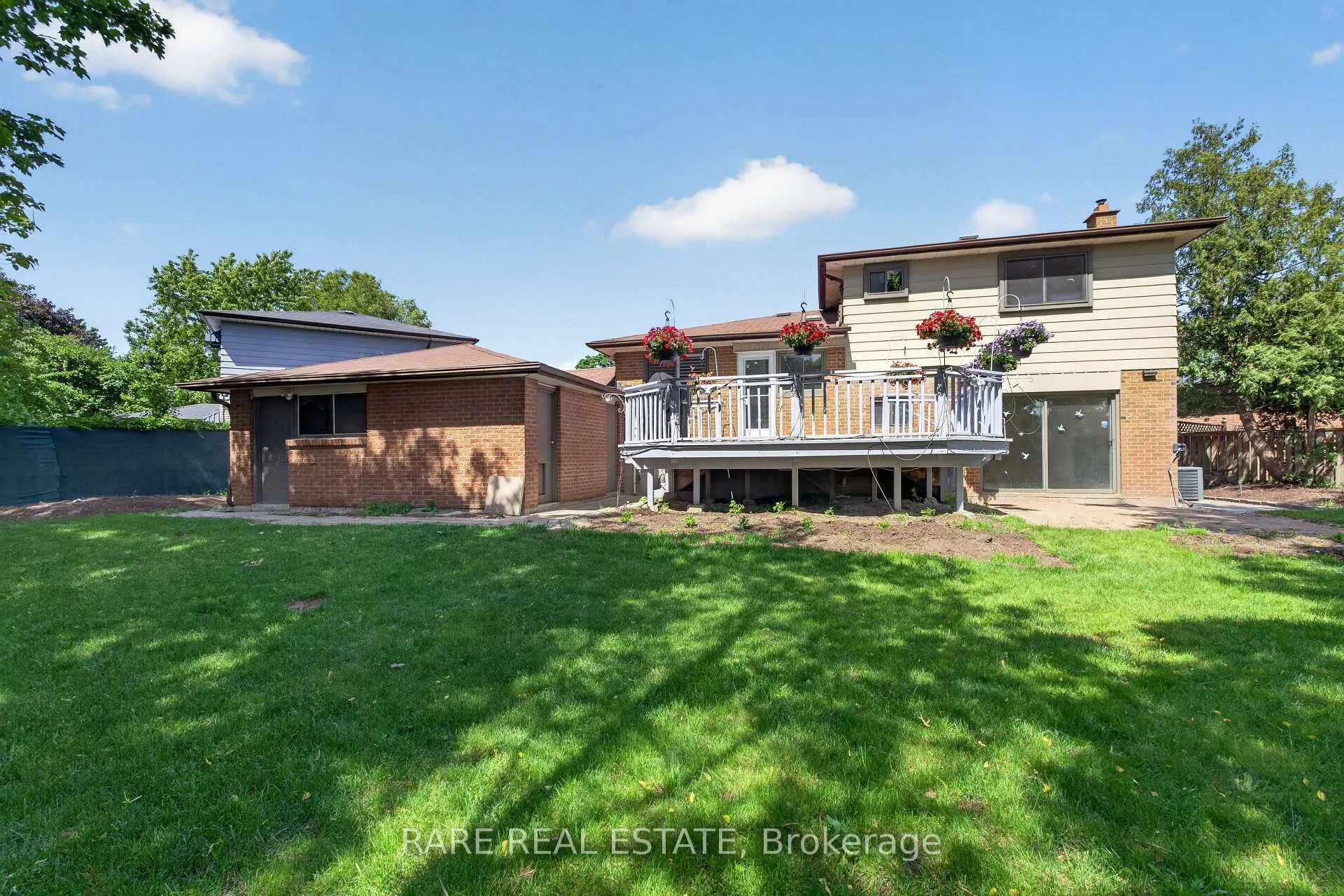 Photo 36 of 14 Exeter Place, Brampton, Southgate — HOMEH