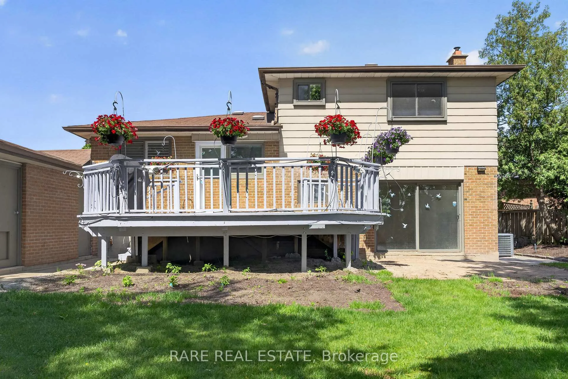 Photo 38 of 14 Exeter Place, Brampton, Southgate — HOMEH