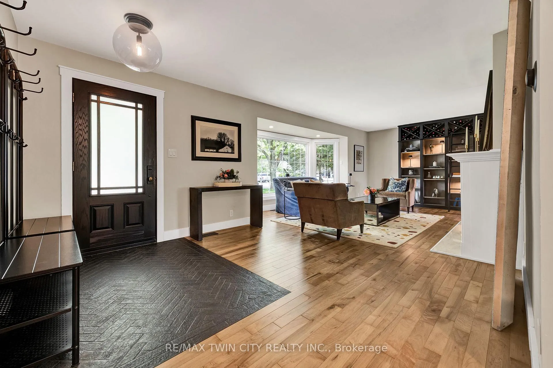 Photo 3 of 79 Somerset Crescent, Waterloo, Westmount - Waterloo — HOMEH