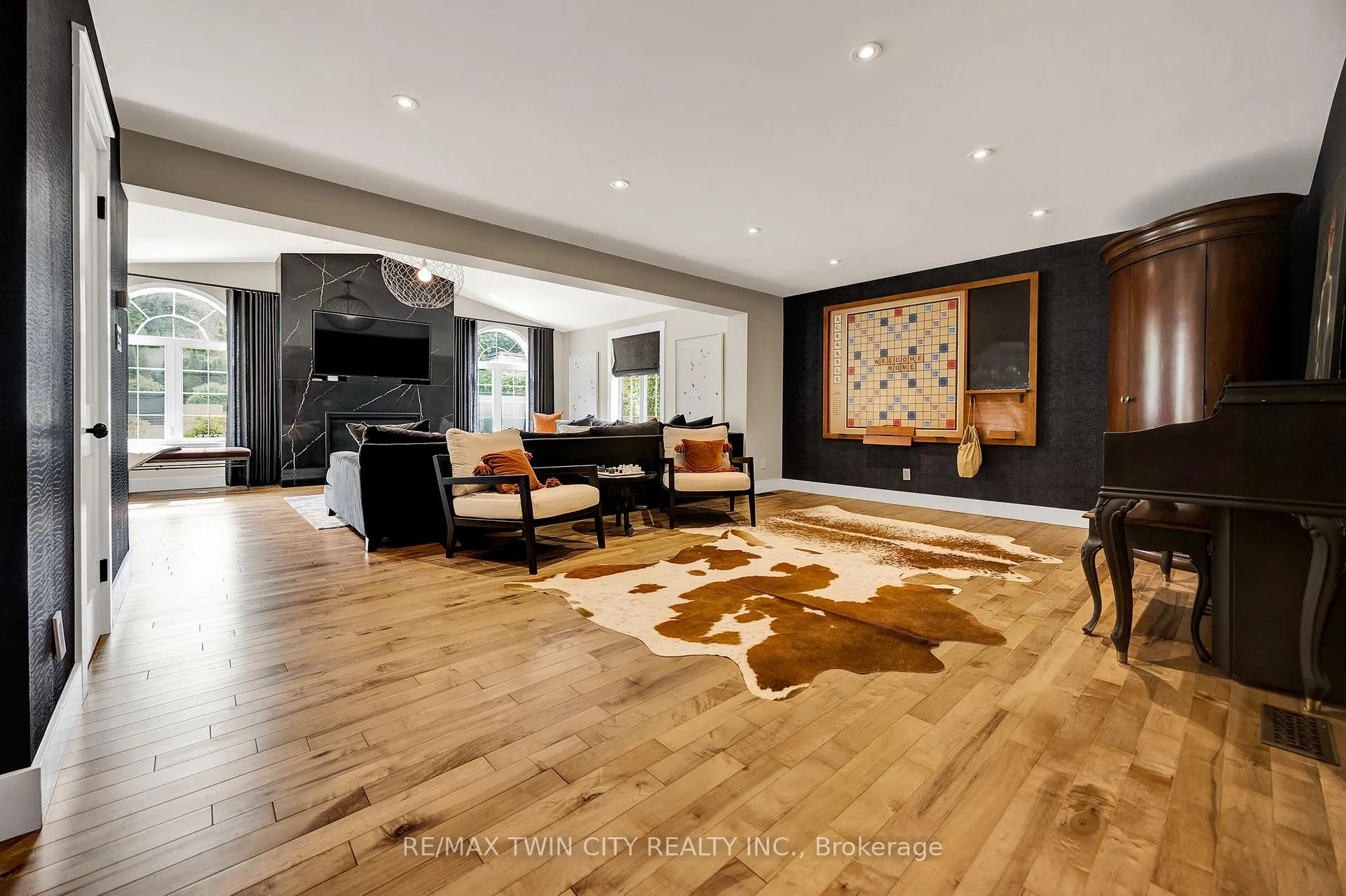 Photo 15 of 79 Somerset Crescent, Waterloo, Westmount - Waterloo — HOMEH