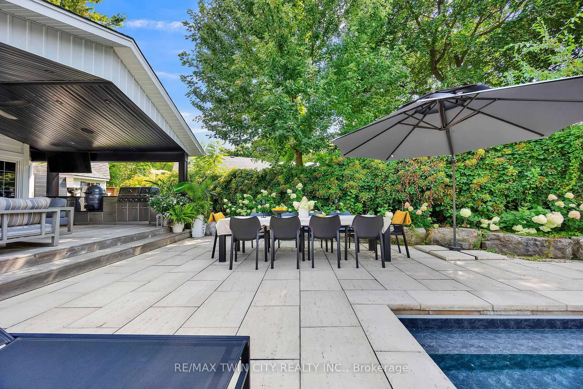 Photo 35 of 79 Somerset Crescent, Waterloo, Westmount - Waterloo — HOMEH