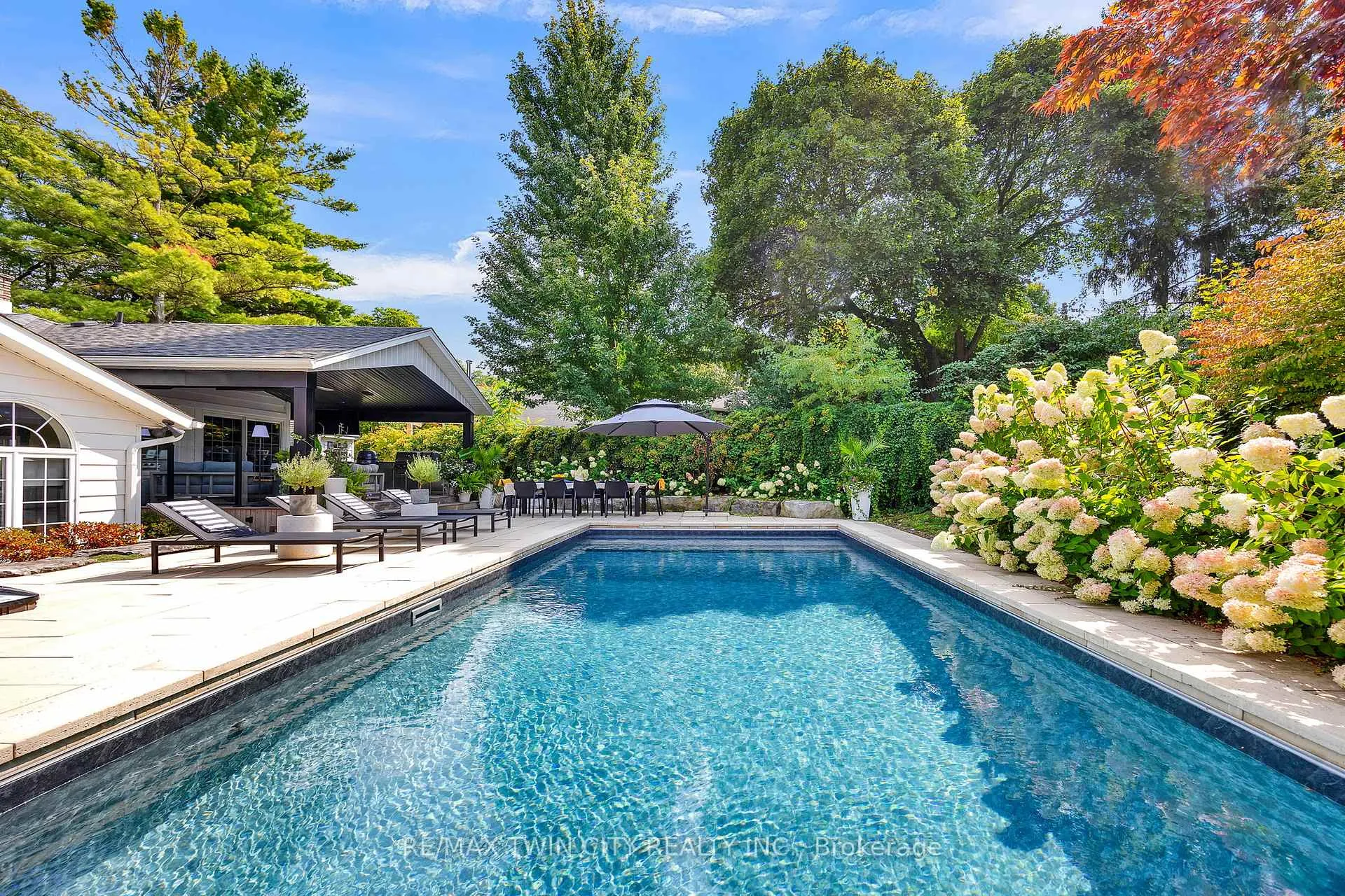 Photo 37 of 79 Somerset Crescent, Waterloo, Westmount - Waterloo — HOMEH