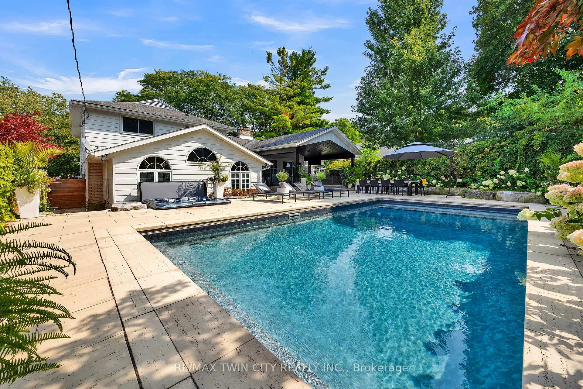 Photo 38 of 79 Somerset Crescent, Waterloo, Westmount - Waterloo — HOMEH