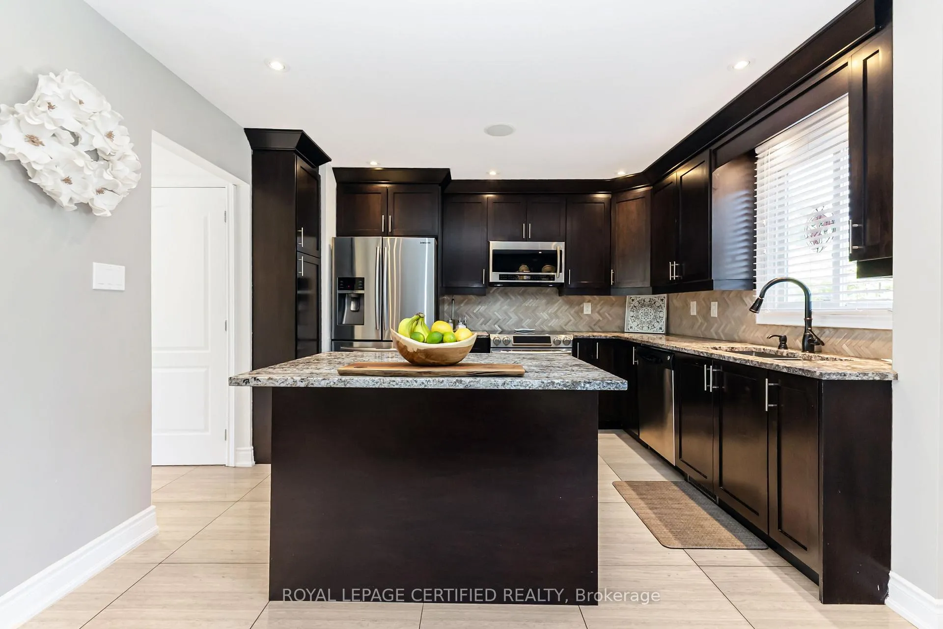 Photo 9 of 138 Beech Street, Brampton, Brampton North — HOMEH