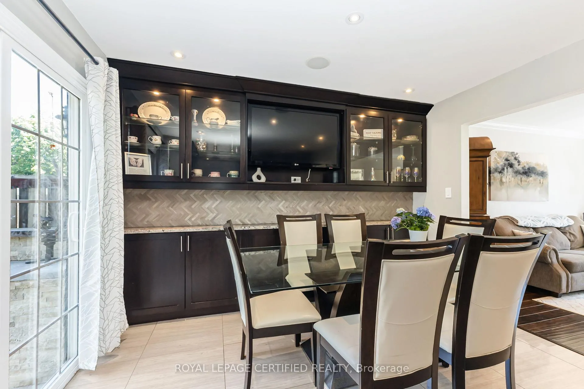 Photo 13 of 138 Beech Street, Brampton, Brampton North — HOMEH