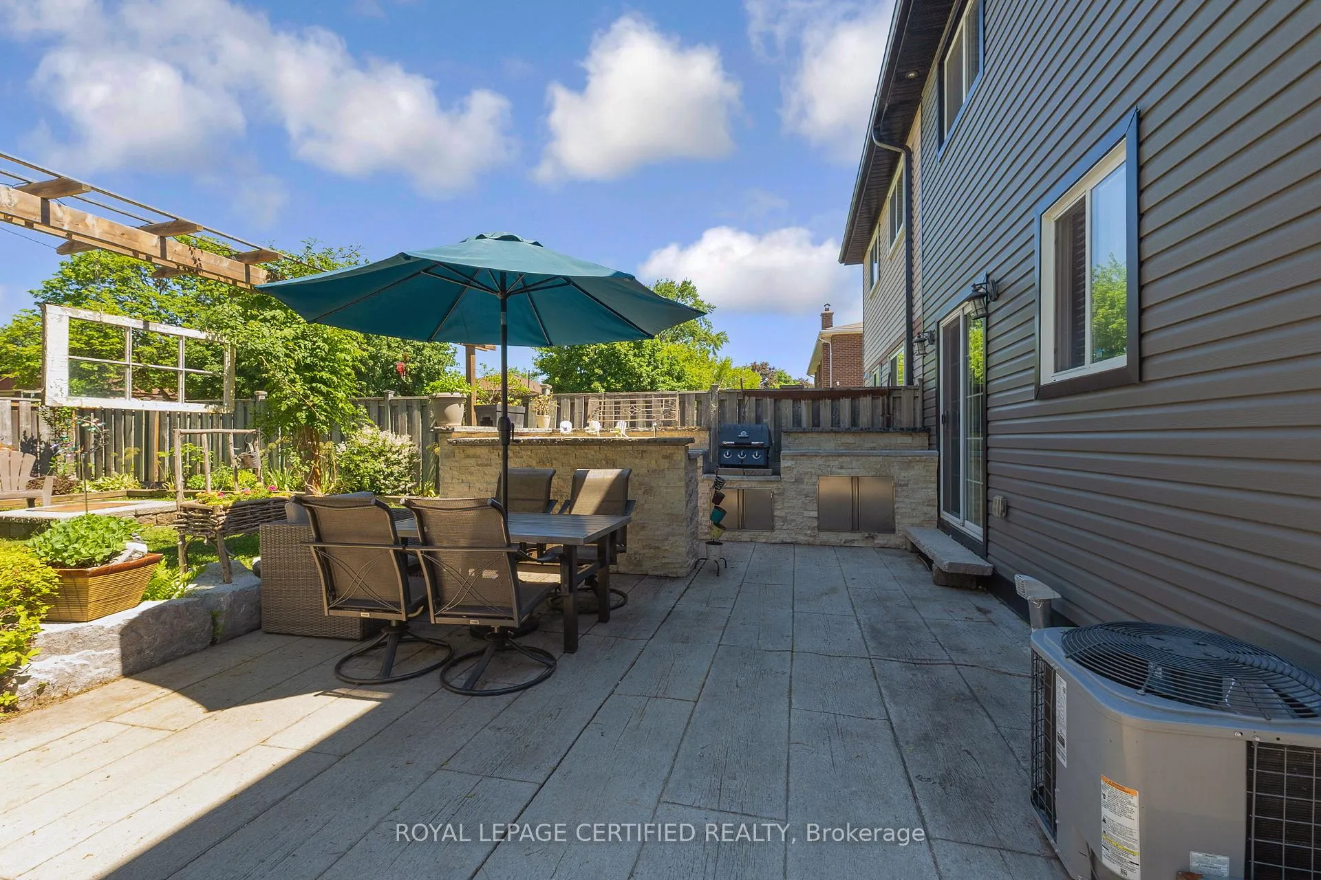 Photo 24 of 138 Beech Street, Brampton, Brampton North — HOMEH