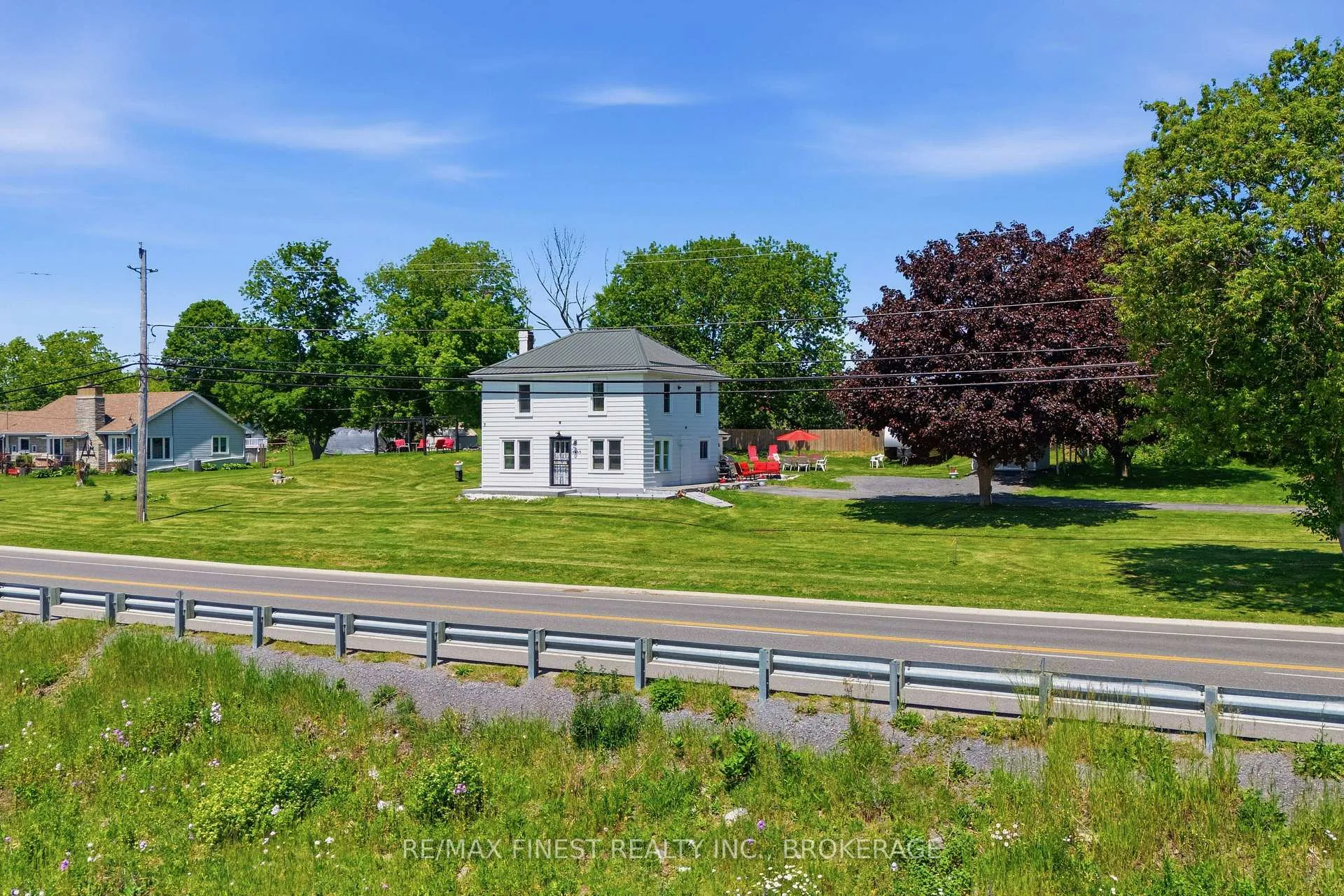 Photo 5 of 4669 Bath Road, Loyalist, Lennox and Addington - South — HOMEH