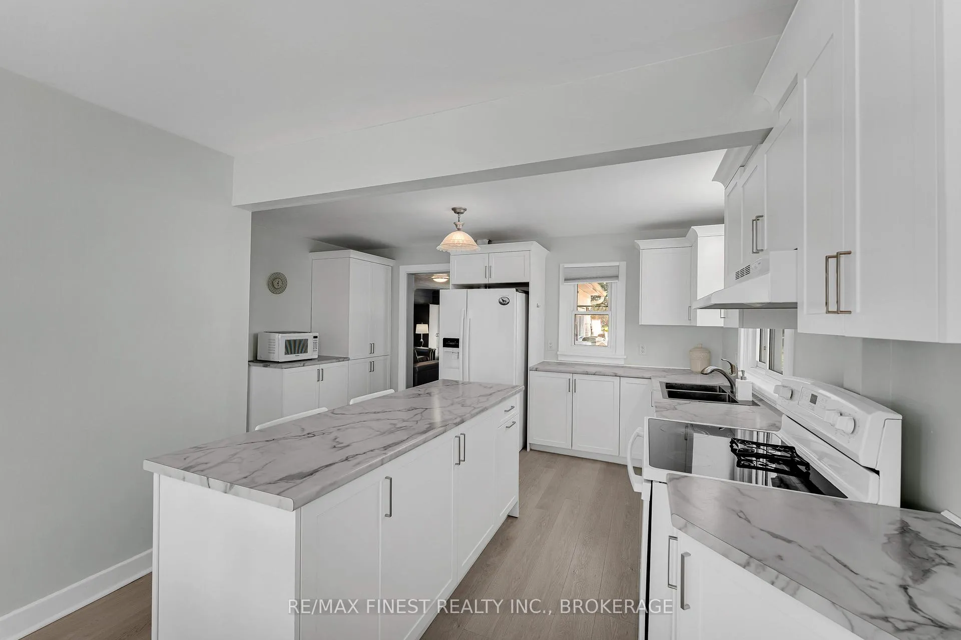 Photo 32 of 4669 Bath Road, Loyalist, Lennox and Addington - South — HOMEH