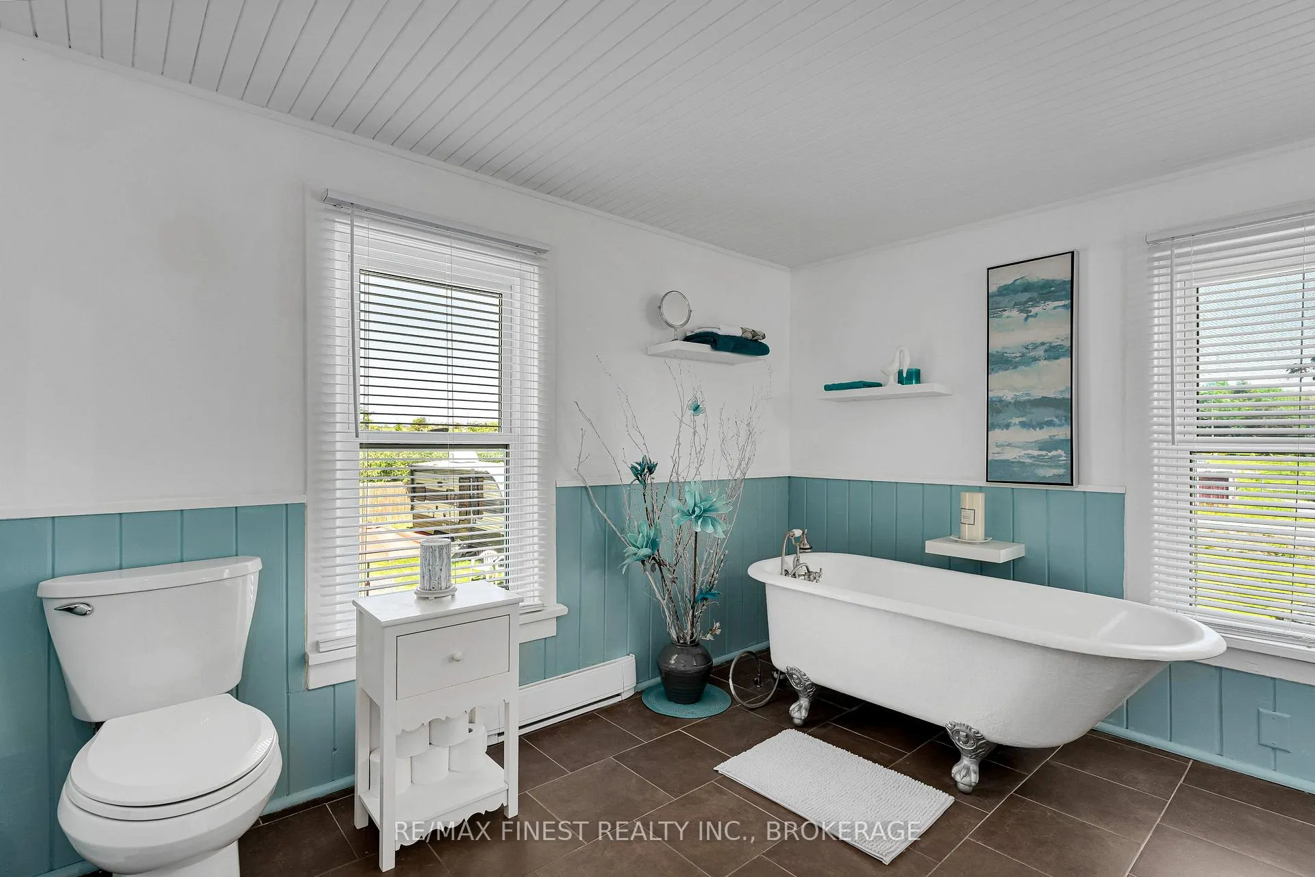 Photo 51 of 4669 Bath Road, Loyalist, Lennox and Addington - South — HOMEH
