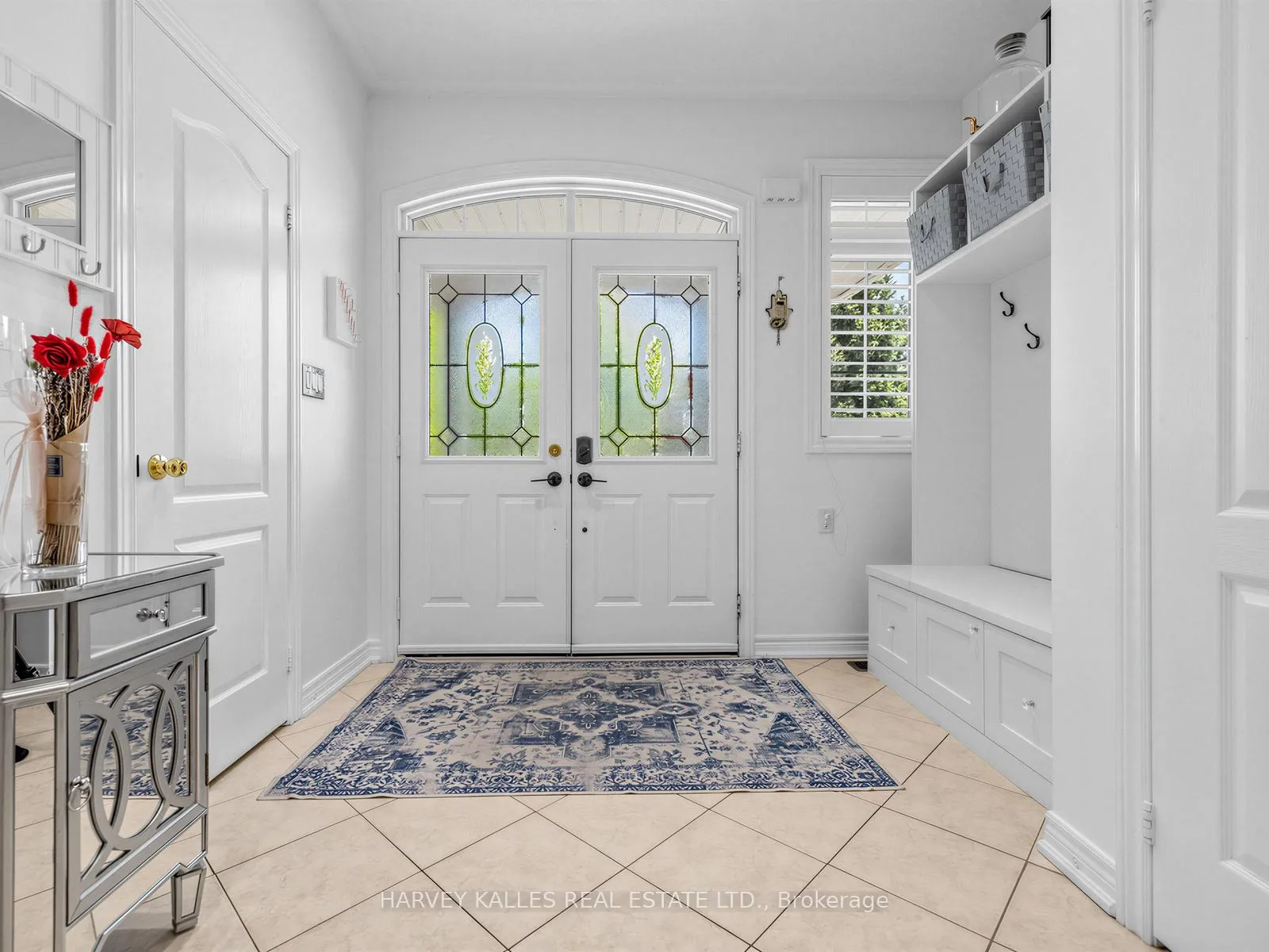 Photo 2 of 28 Southvale Drive, Vaughan, Patterson — HOMEH