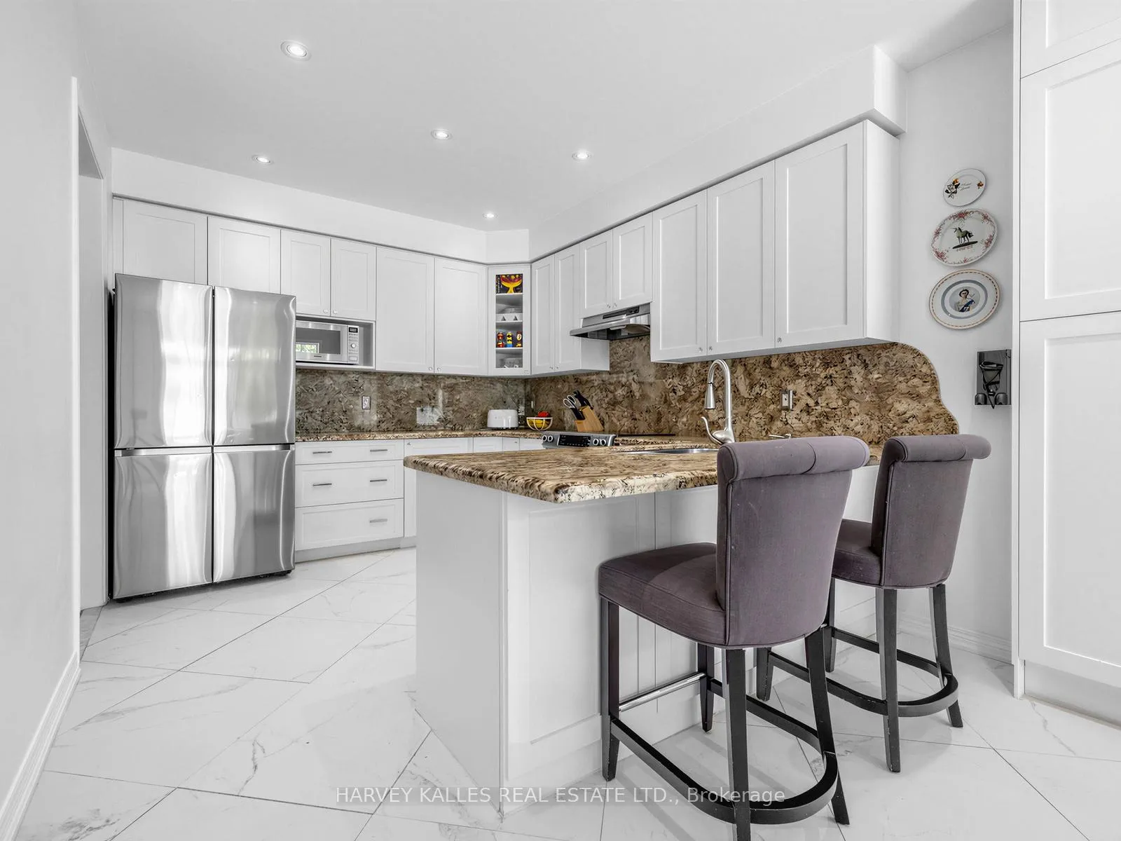 Photo 8 of 28 Southvale Drive, Vaughan, Patterson — HOMEH