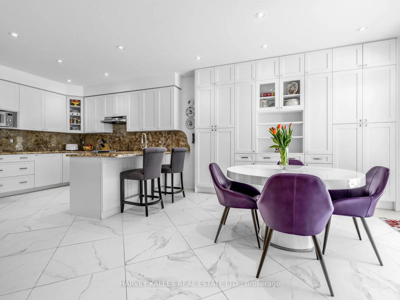 Photo 10 of 28 Southvale Drive, Vaughan, Patterson — HOMEH