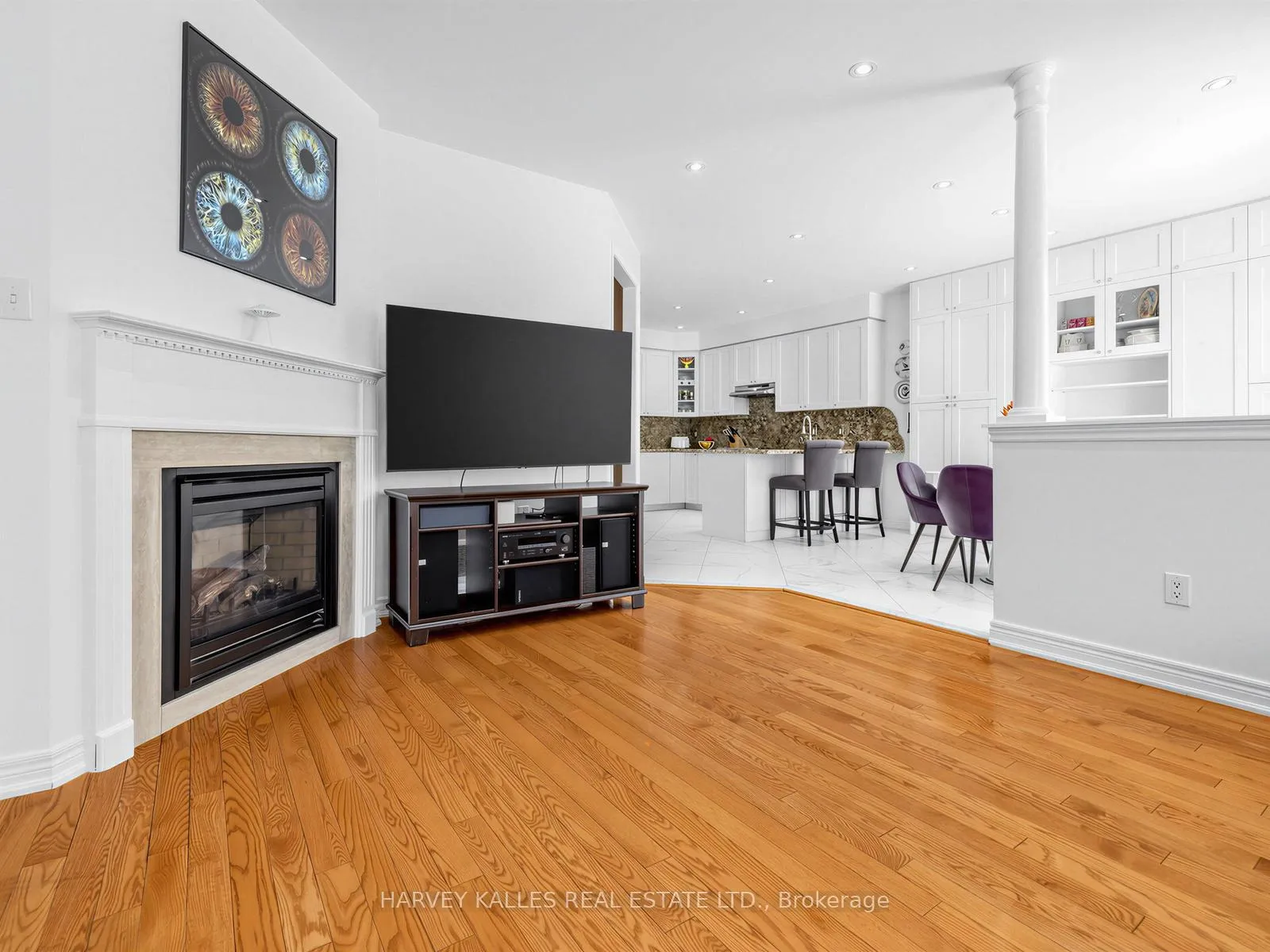 Photo 14 of 28 Southvale Drive, Vaughan, Patterson — HOMEH