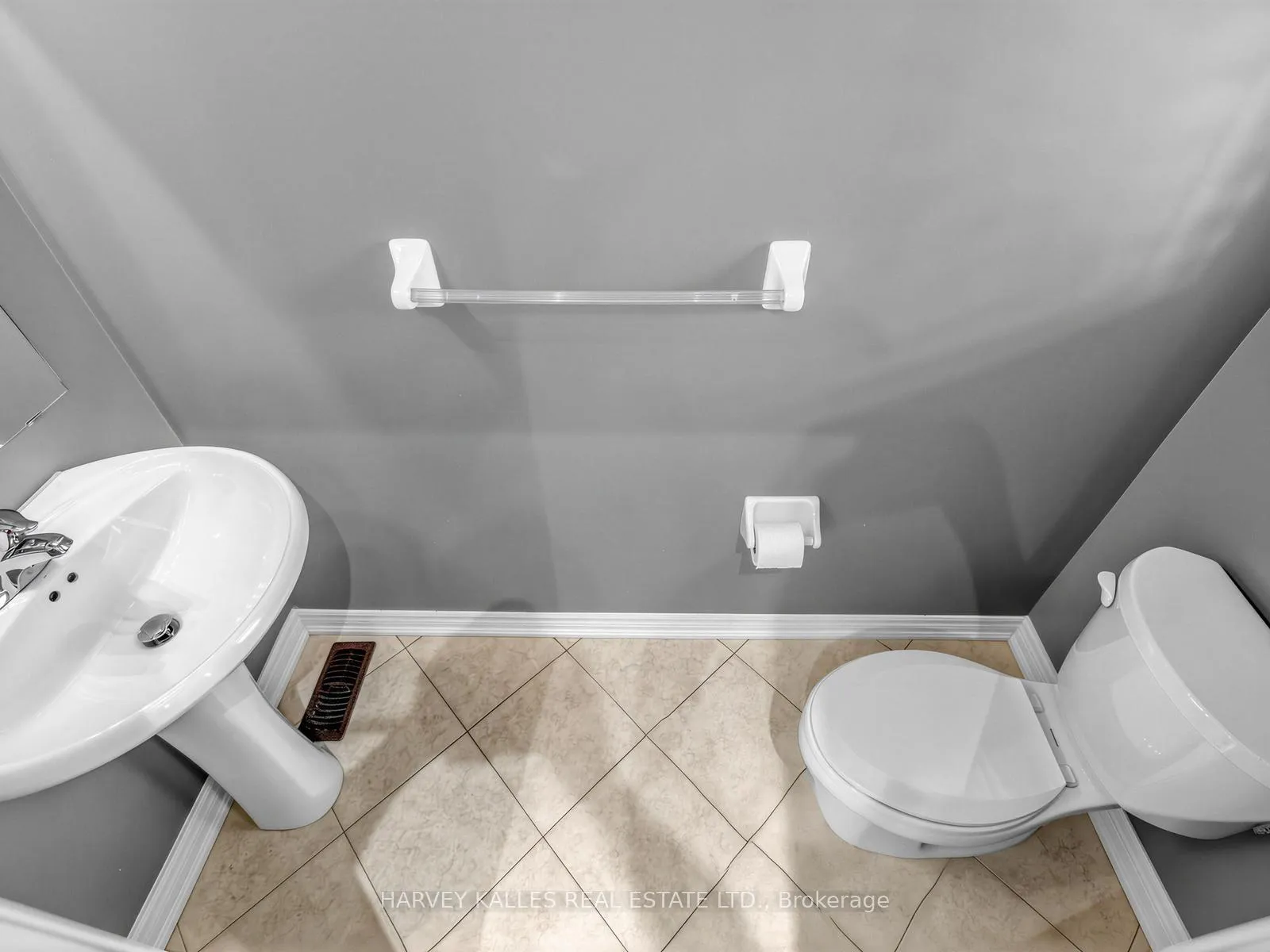 Photo 15 of 28 Southvale Drive, Vaughan, Patterson — HOMEH