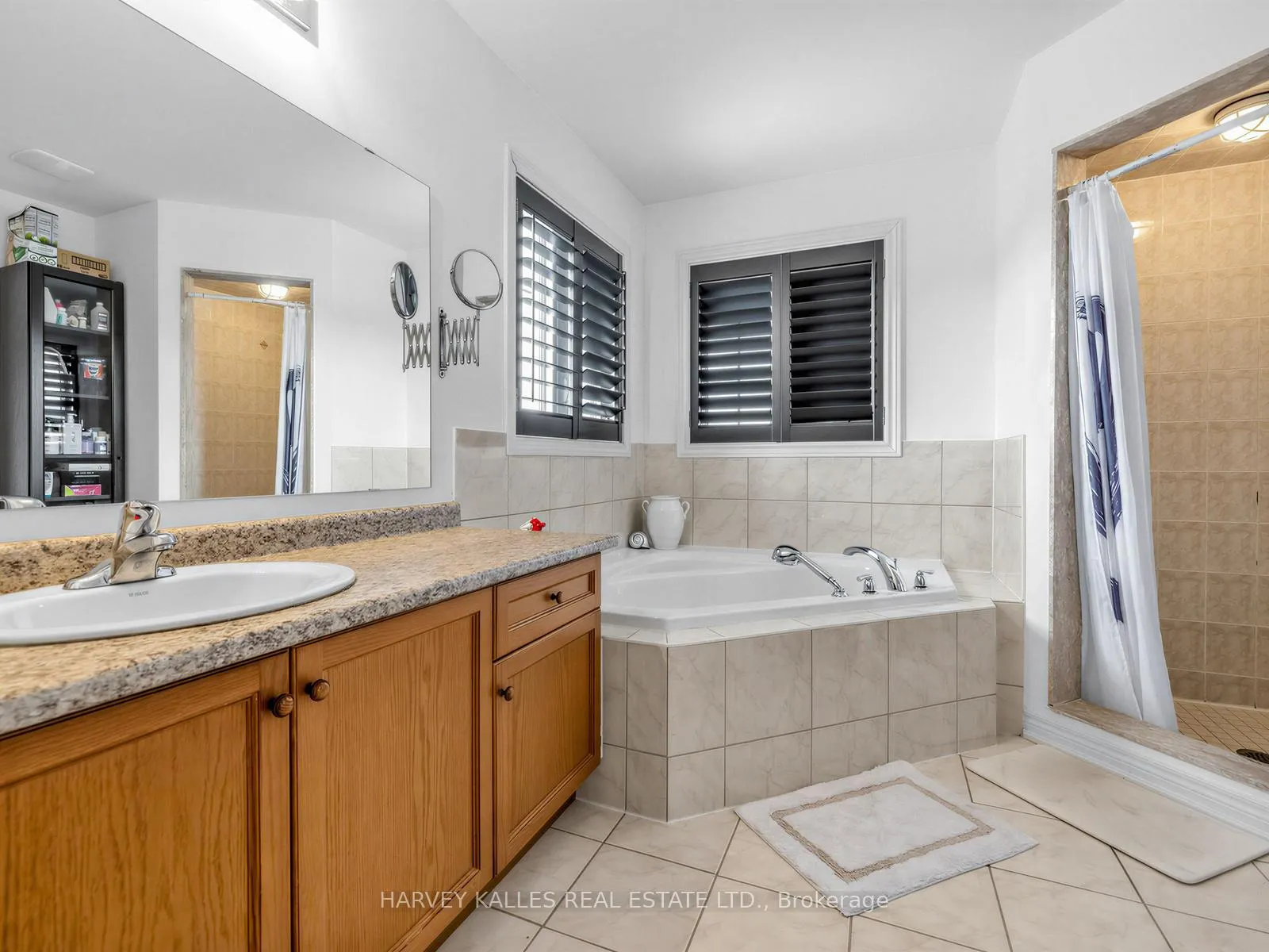Photo 19 of 28 Southvale Drive, Vaughan, Patterson — HOMEH