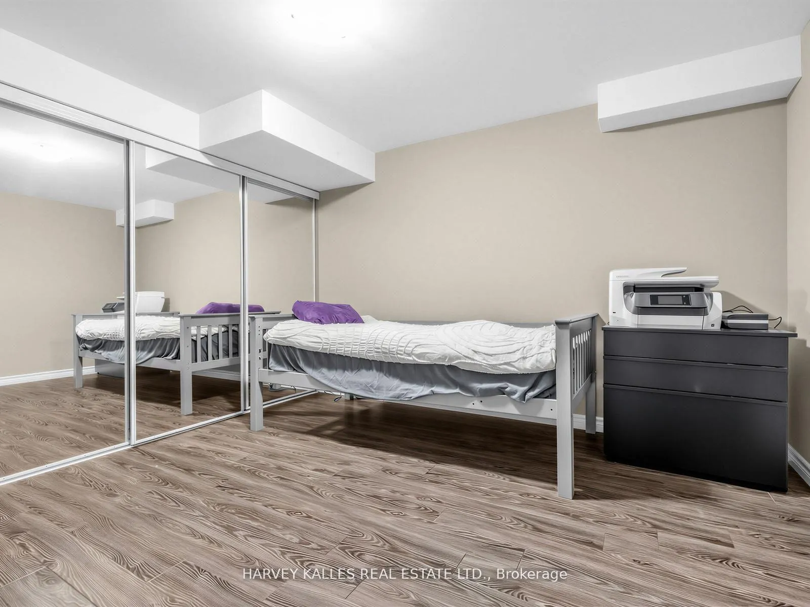 Photo 27 of 28 Southvale Drive, Vaughan, Patterson — HOMEH