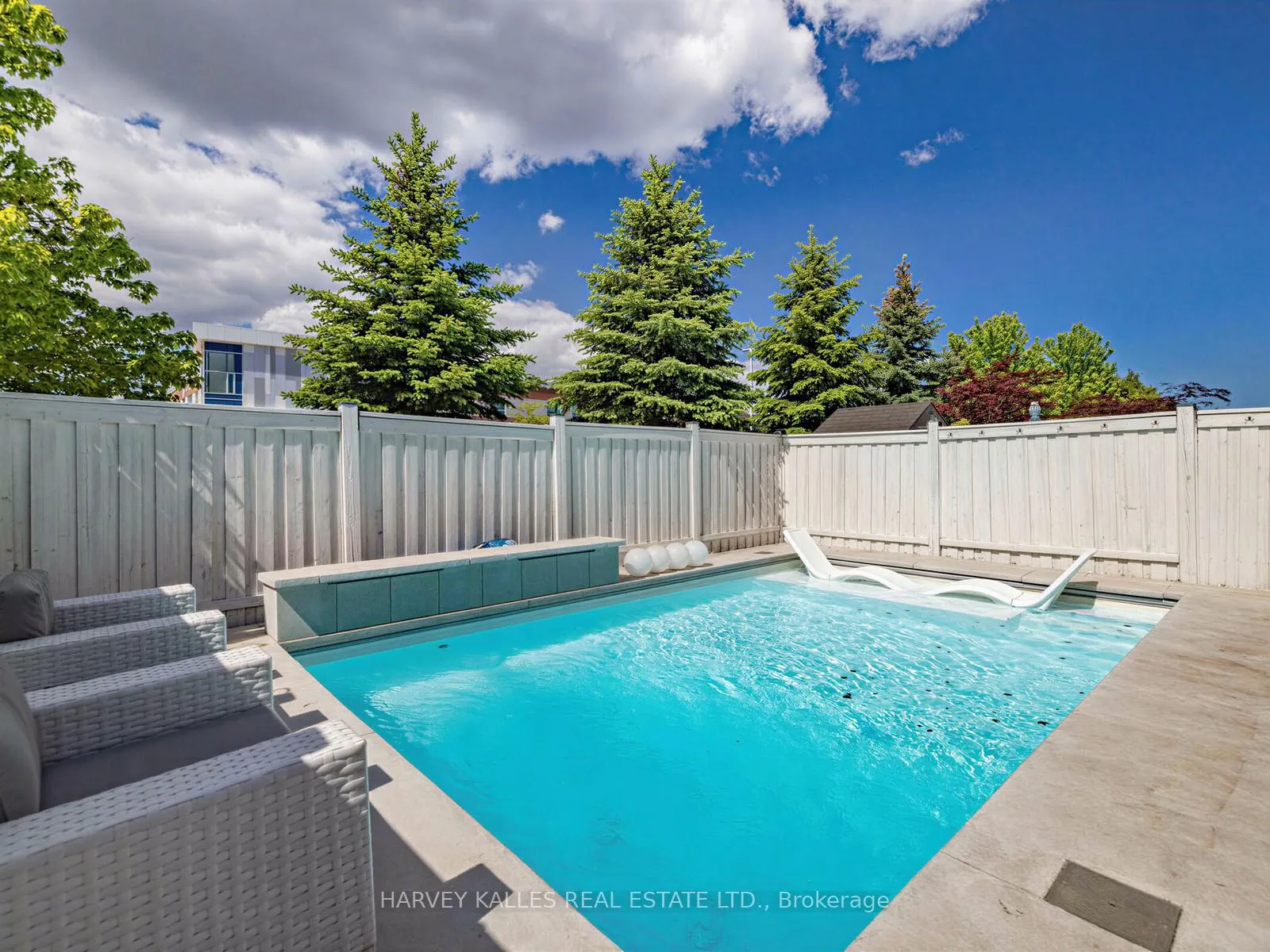 Photo 30 of 28 Southvale Drive, Vaughan, Patterson — HOMEH
