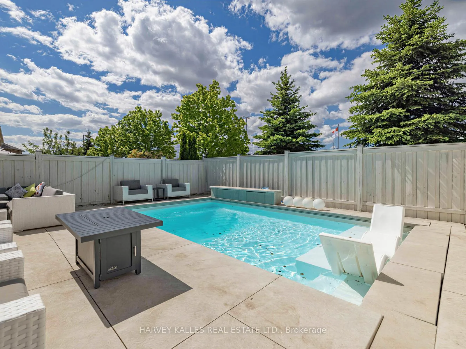 Photo 32 of 28 Southvale Drive, Vaughan, Patterson — HOMEH