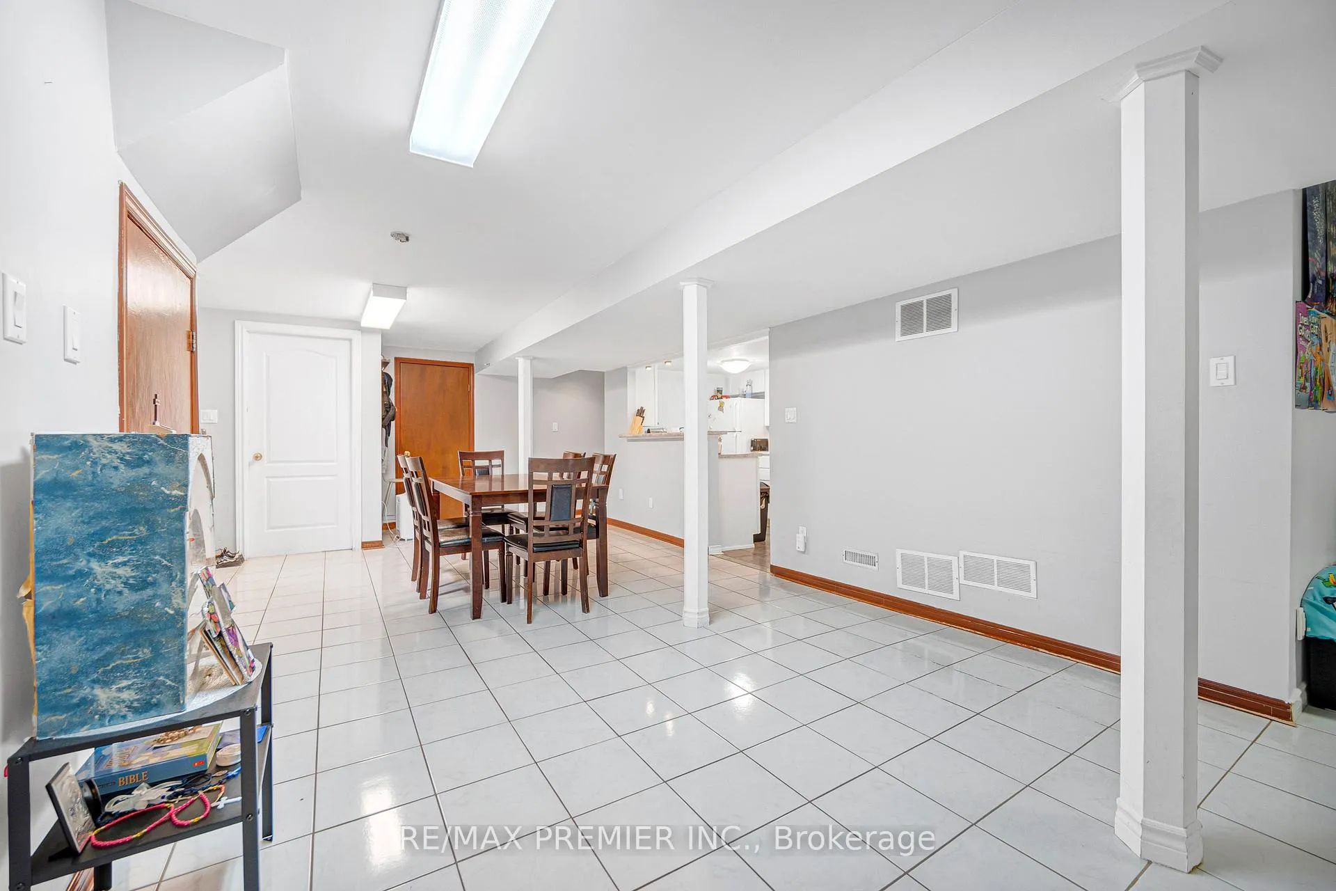 Photo 5 of Unit Bsmt, 23 Kaiser Drive, Vaughan, West Woodbridge — HOMEH