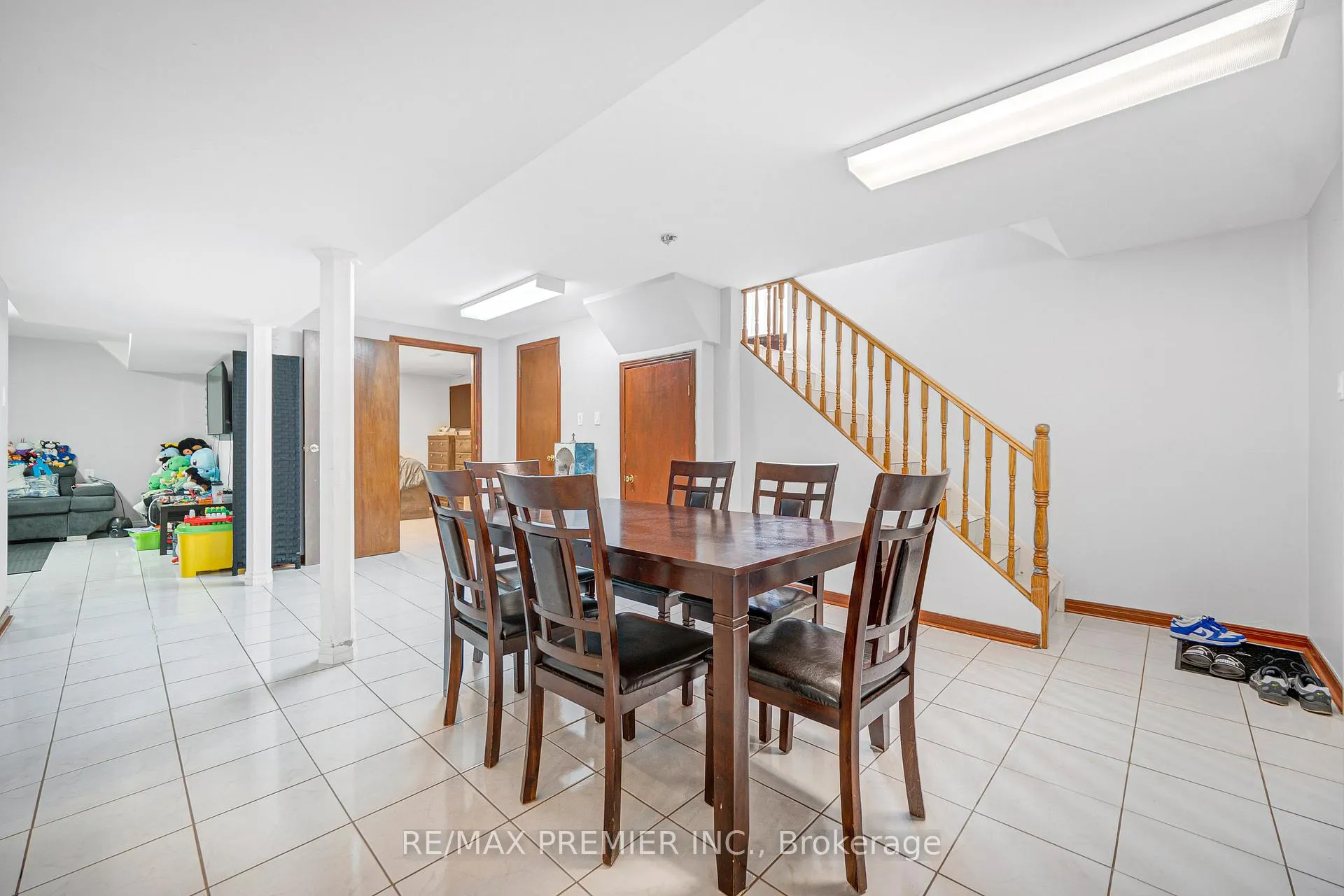 Photo 10 of Unit Bsmt, 23 Kaiser Drive, Vaughan, West Woodbridge — HOMEH