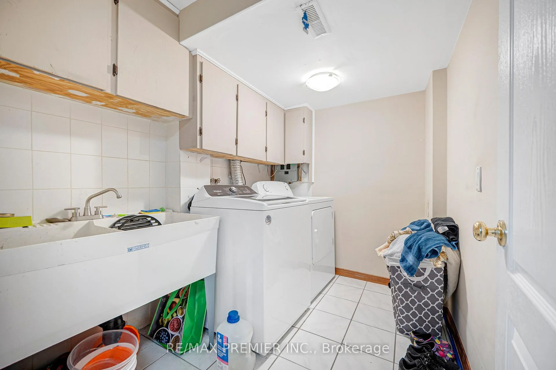 Photo 30 of Unit Bsmt, 23 Kaiser Drive, Vaughan, West Woodbridge — HOMEH