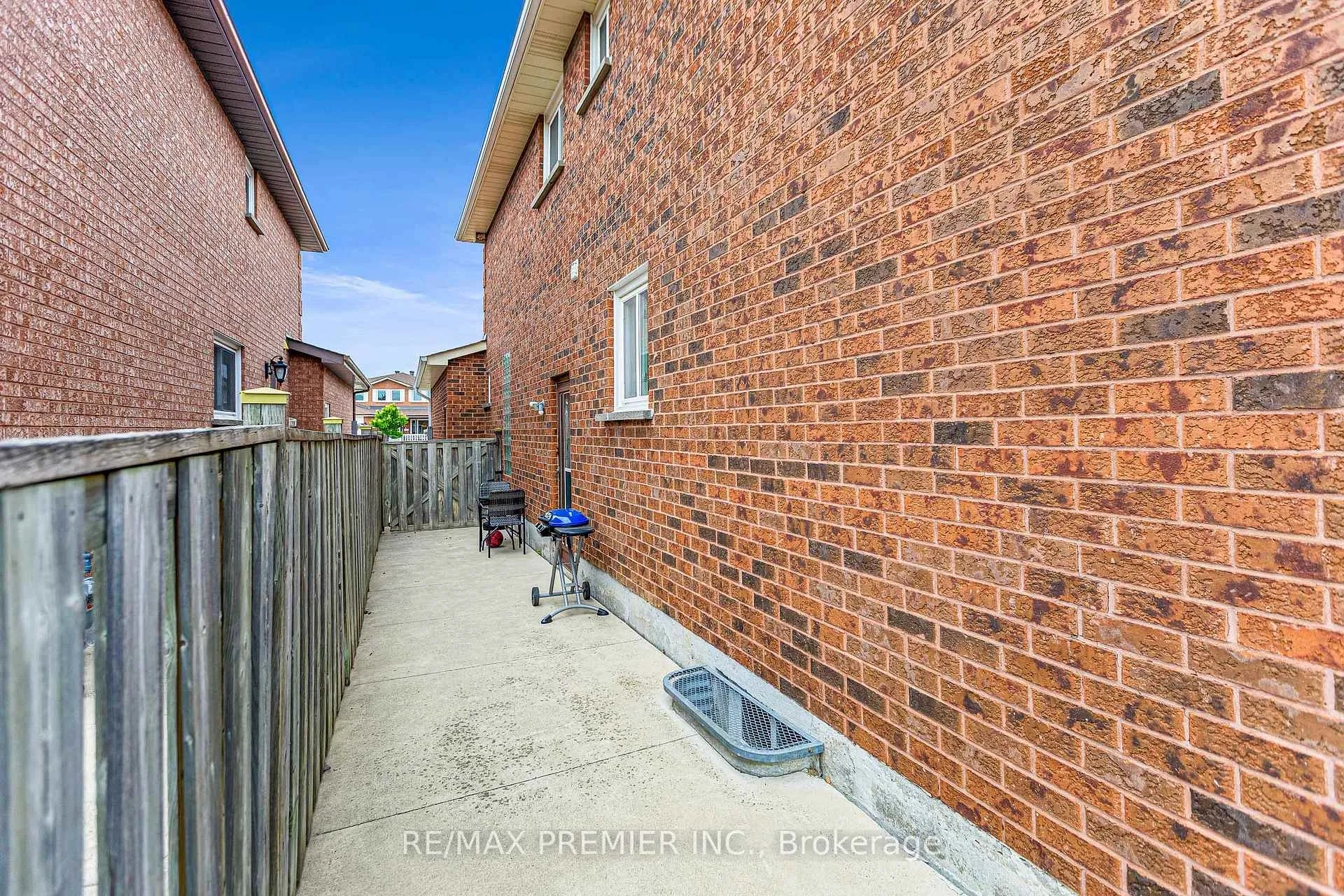 Photo 33 of Unit Bsmt, 23 Kaiser Drive, Vaughan, West Woodbridge — HOMEH