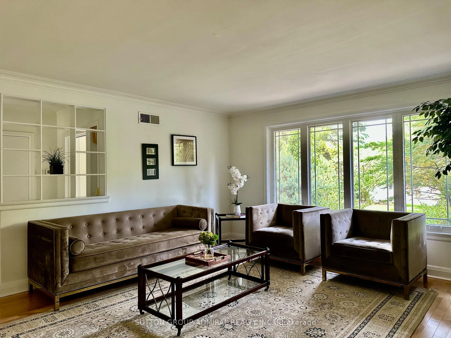 Photo 6 of 97 Valecrest Drive, Etobicoke, Edenbridge-Humber Valley — HOMEH